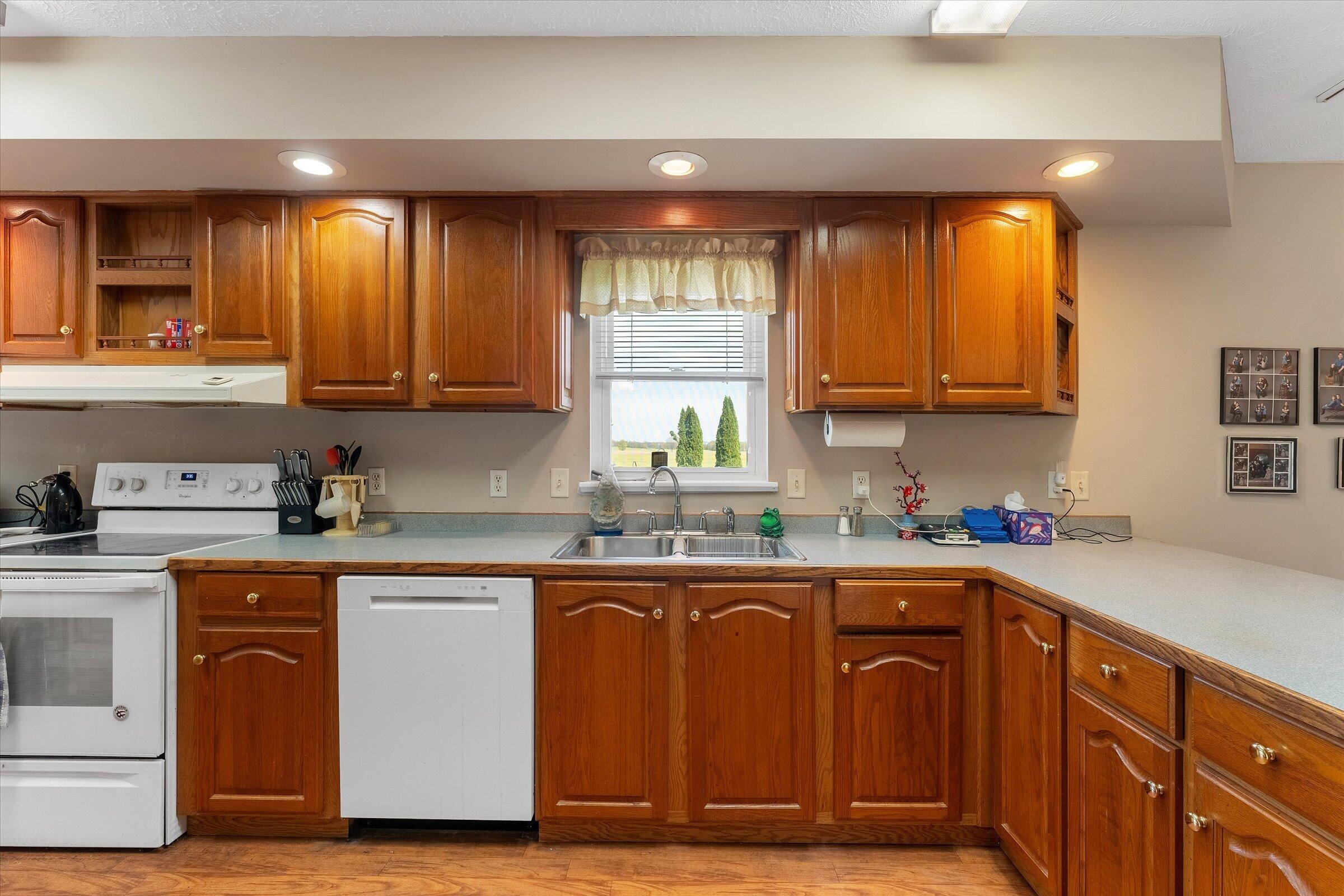 70915 Sterling Drive Edwardsburg MI 49112