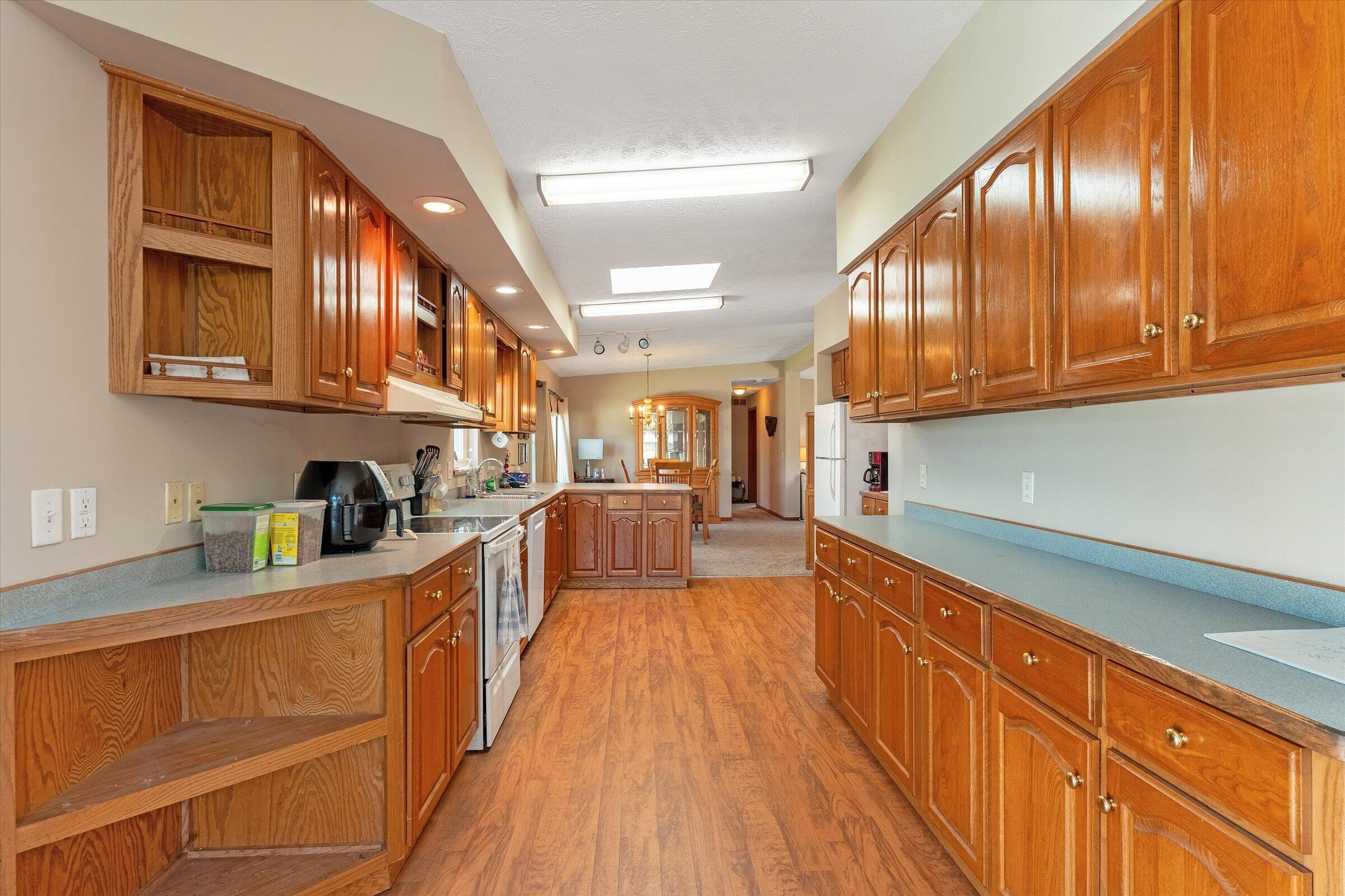 70915 Sterling Drive Edwardsburg MI 49112