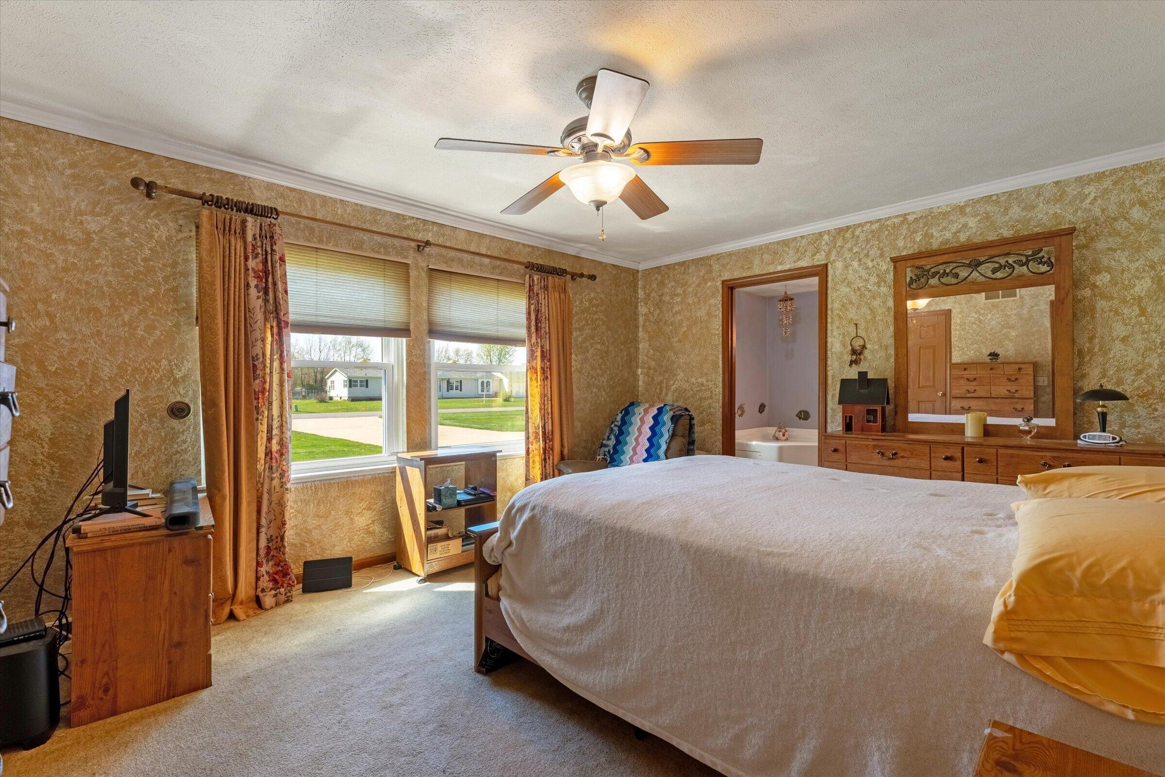 70915 Sterling Drive Edwardsburg MI 49112