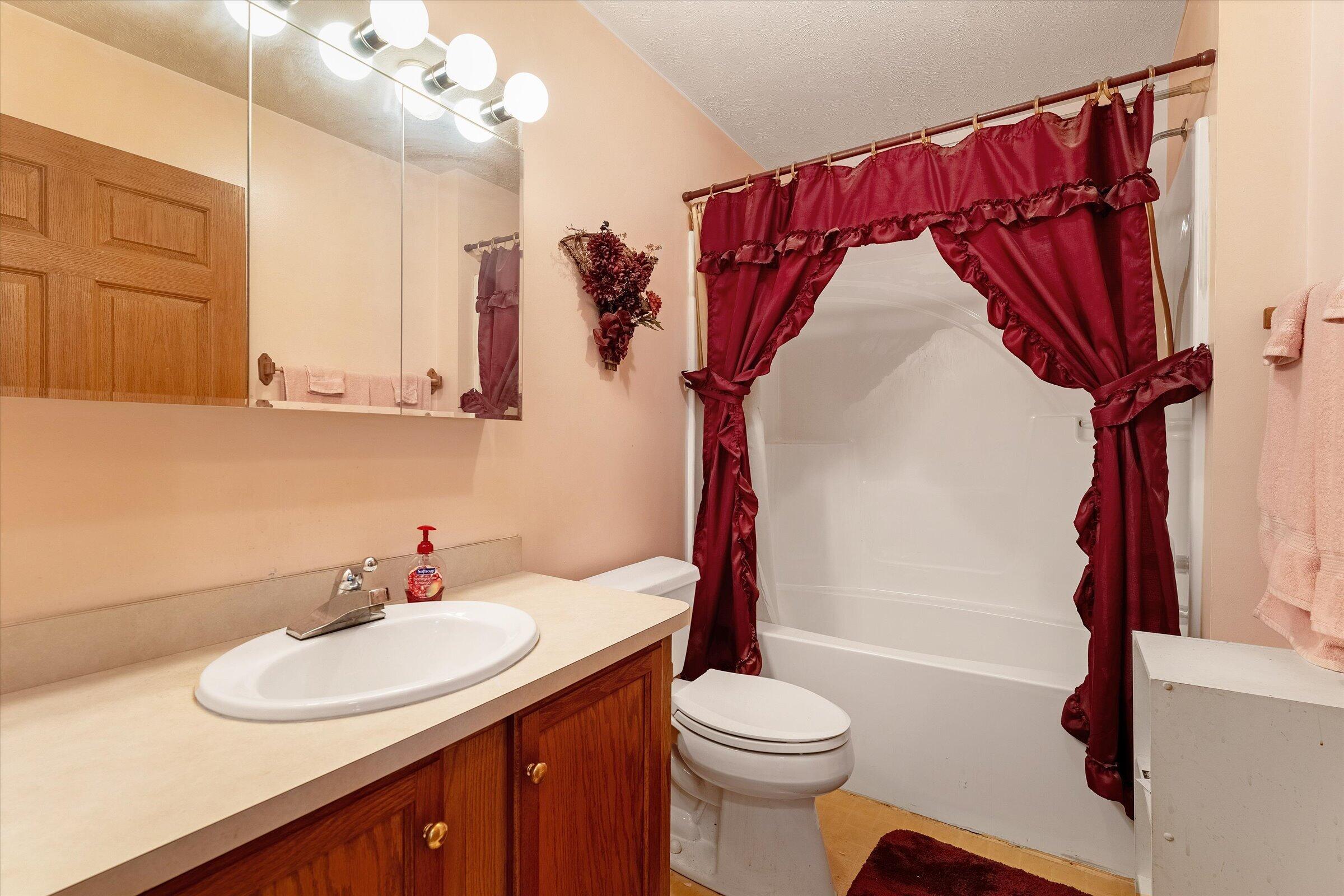 70915 Sterling Drive Edwardsburg MI 49112