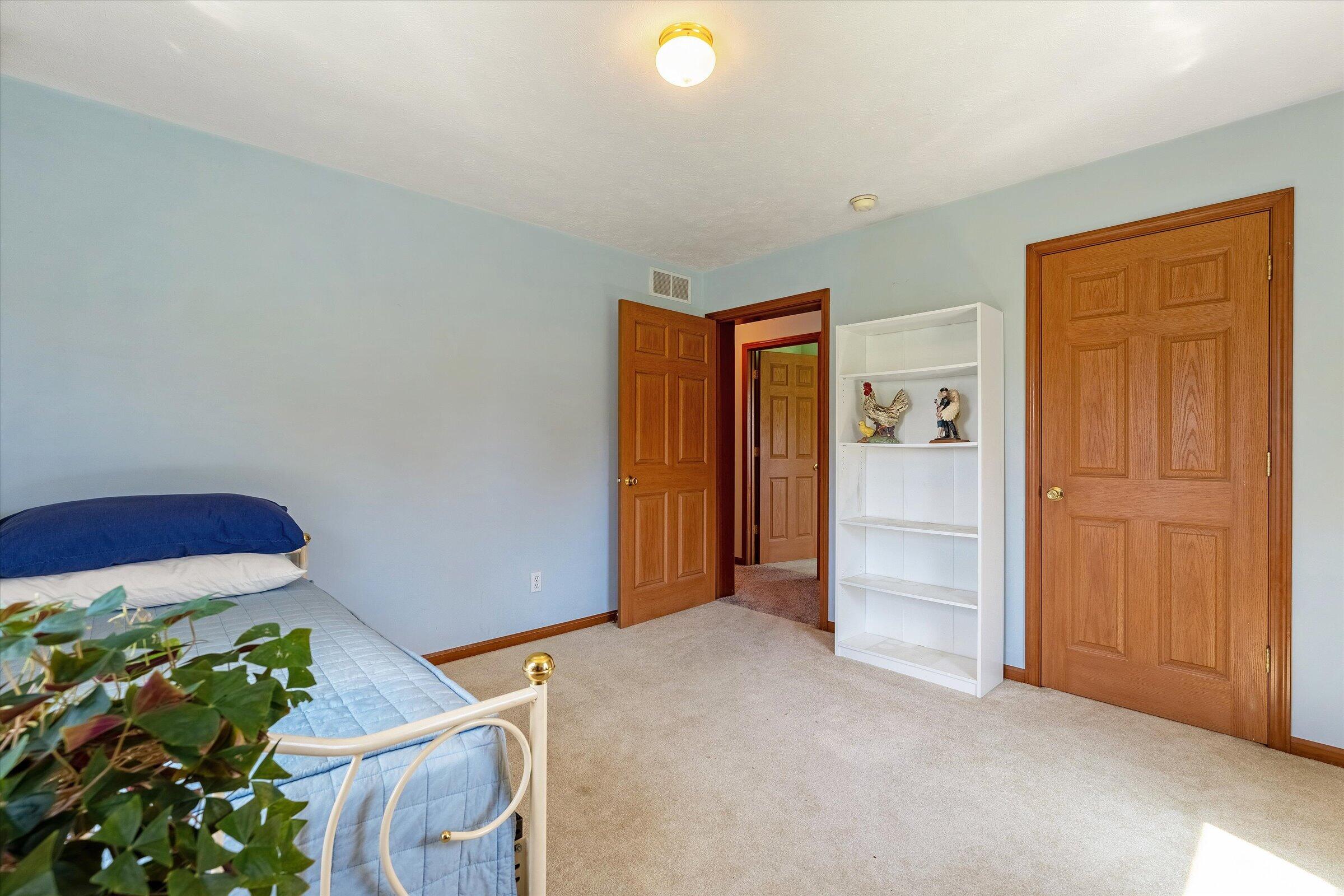 70915 Sterling Drive Edwardsburg MI 49112