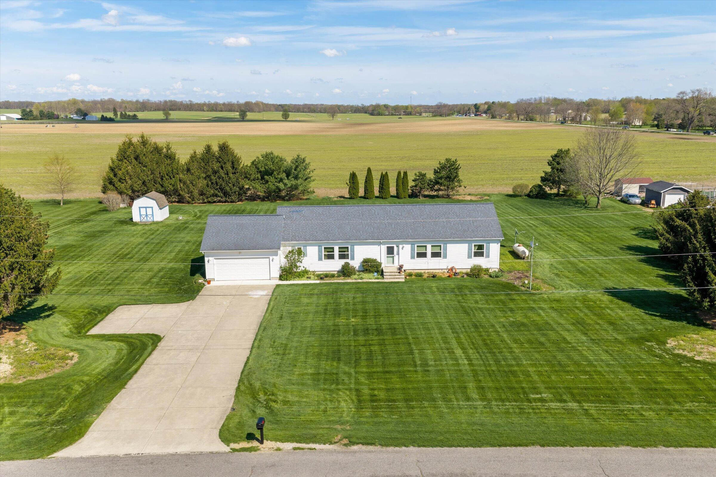 70915 Sterling Drive Edwardsburg MI 49112