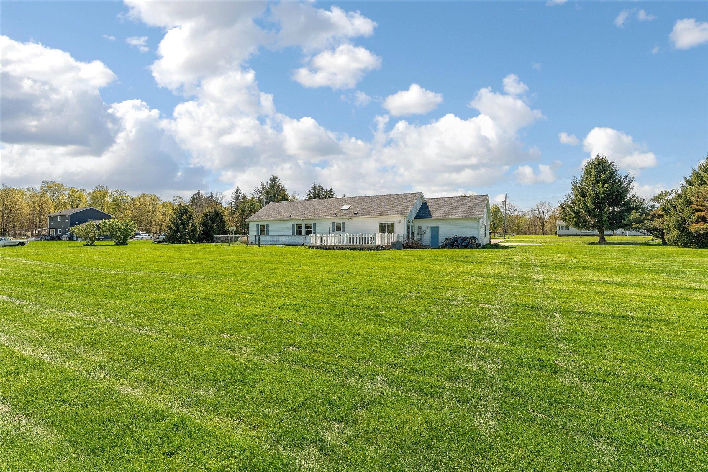 70915 Sterling Drive Edwardsburg MI 49112