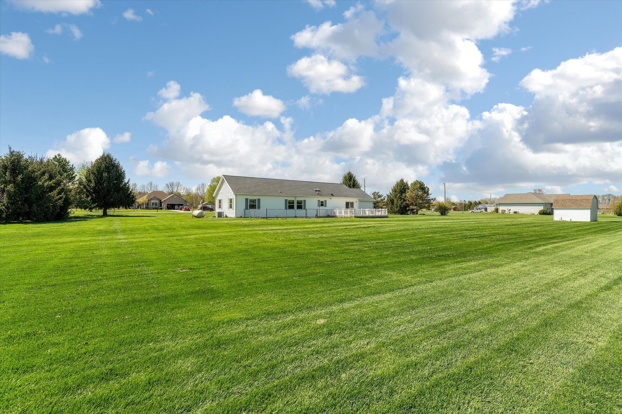 70915 Sterling Drive Edwardsburg MI 49112