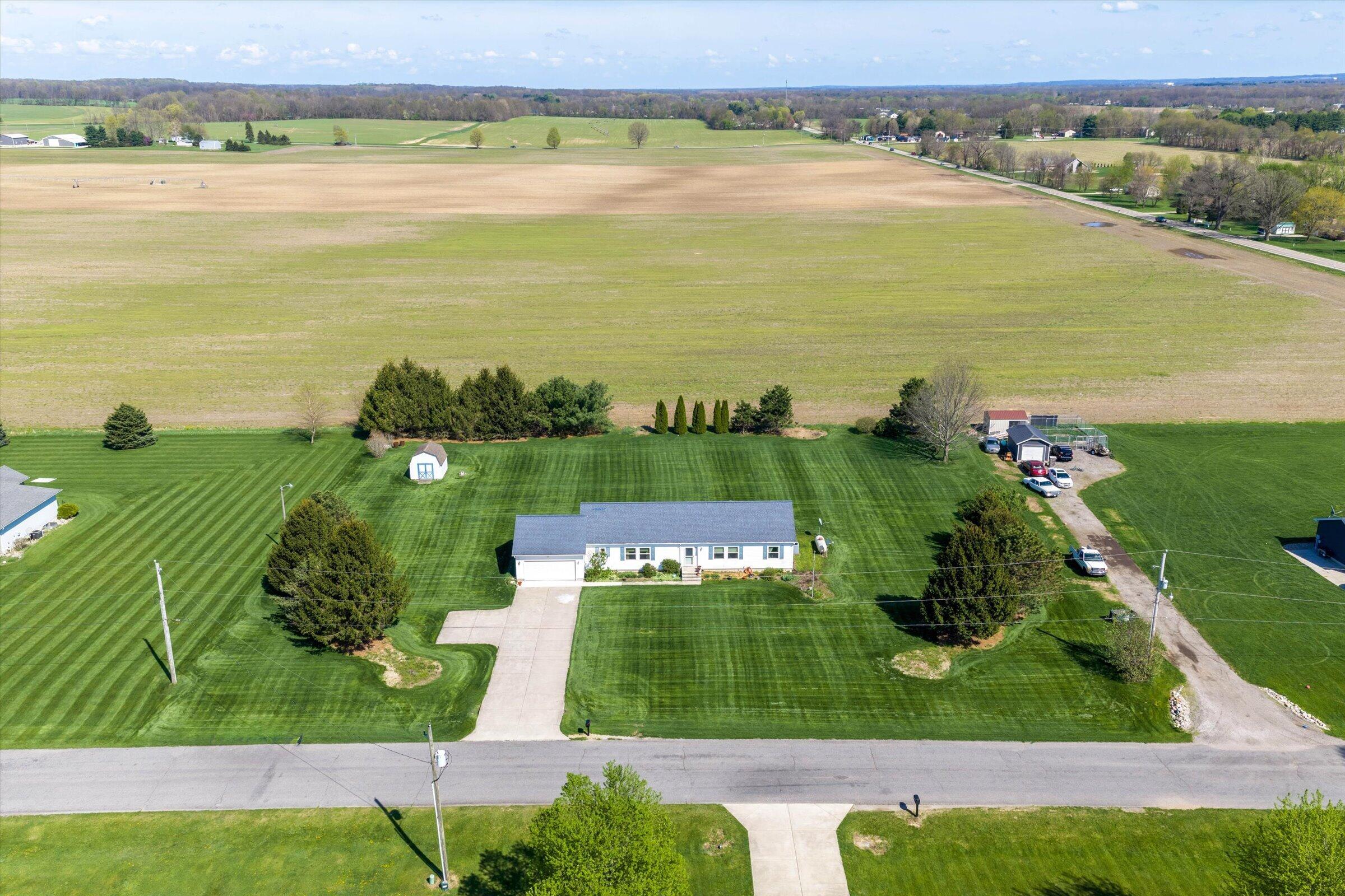 70915 Sterling Drive Edwardsburg MI 49112