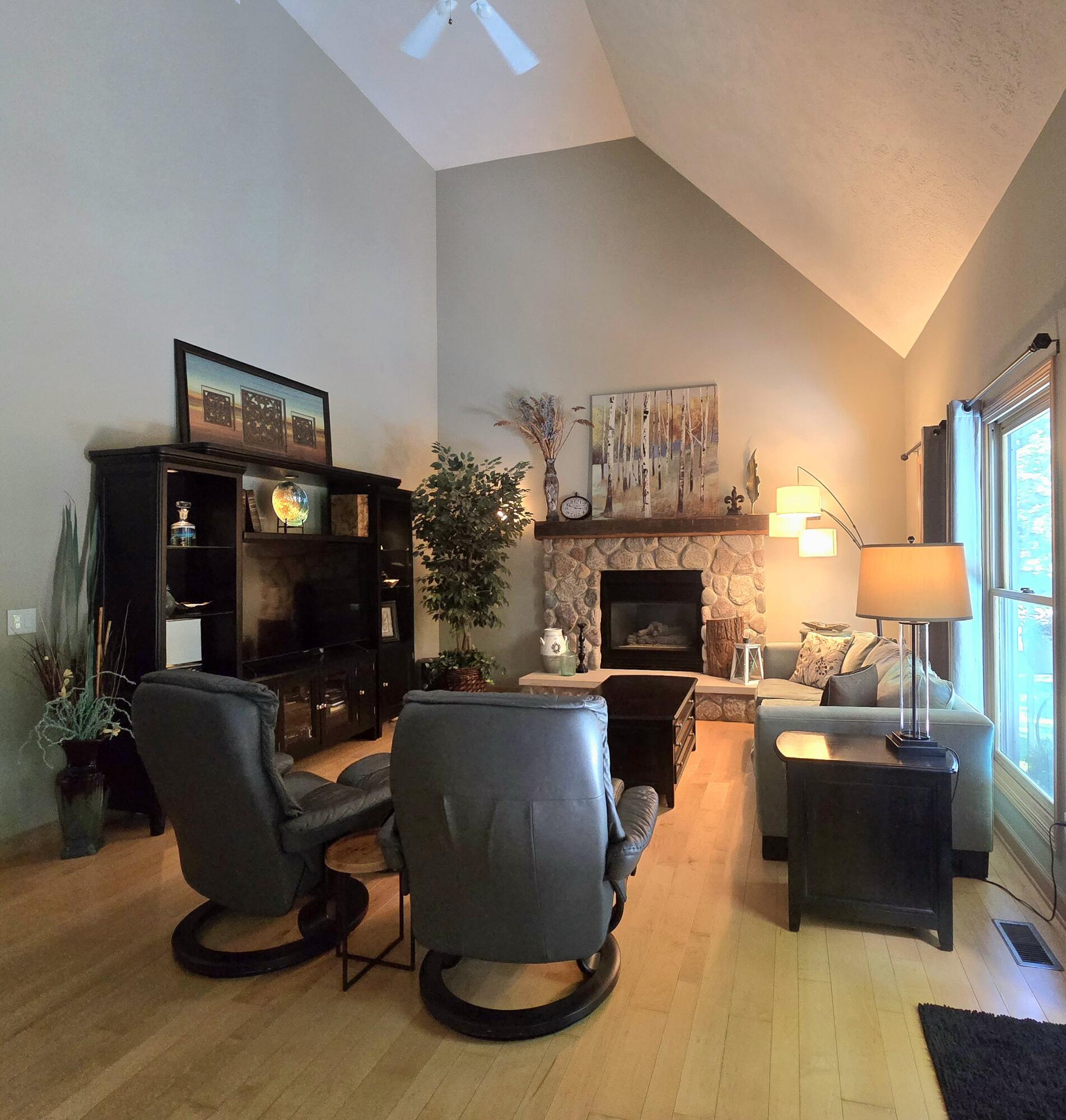 594 Springwood Drive Kalamazoo MI 49009