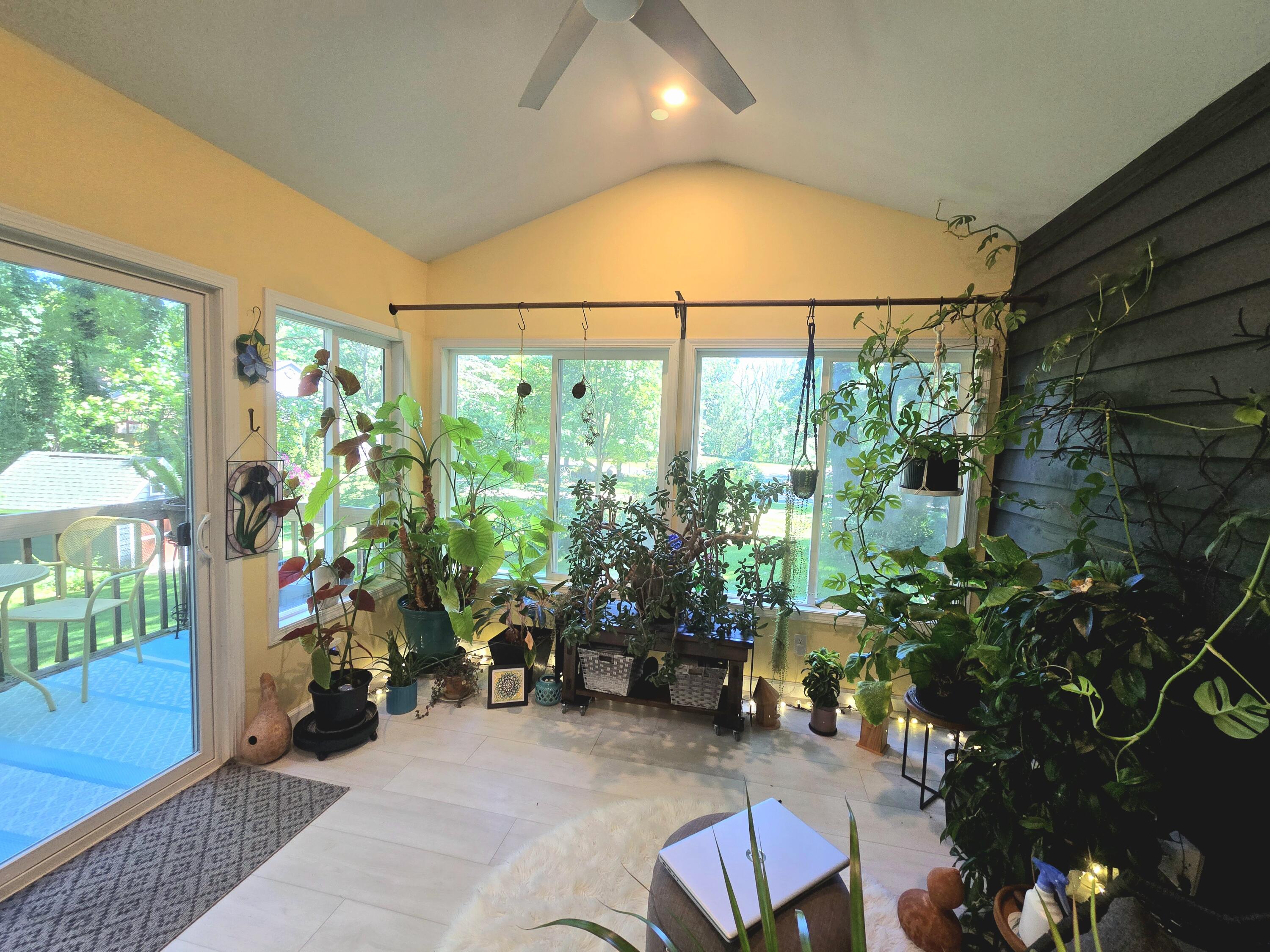 594 Springwood Drive Kalamazoo MI 49009