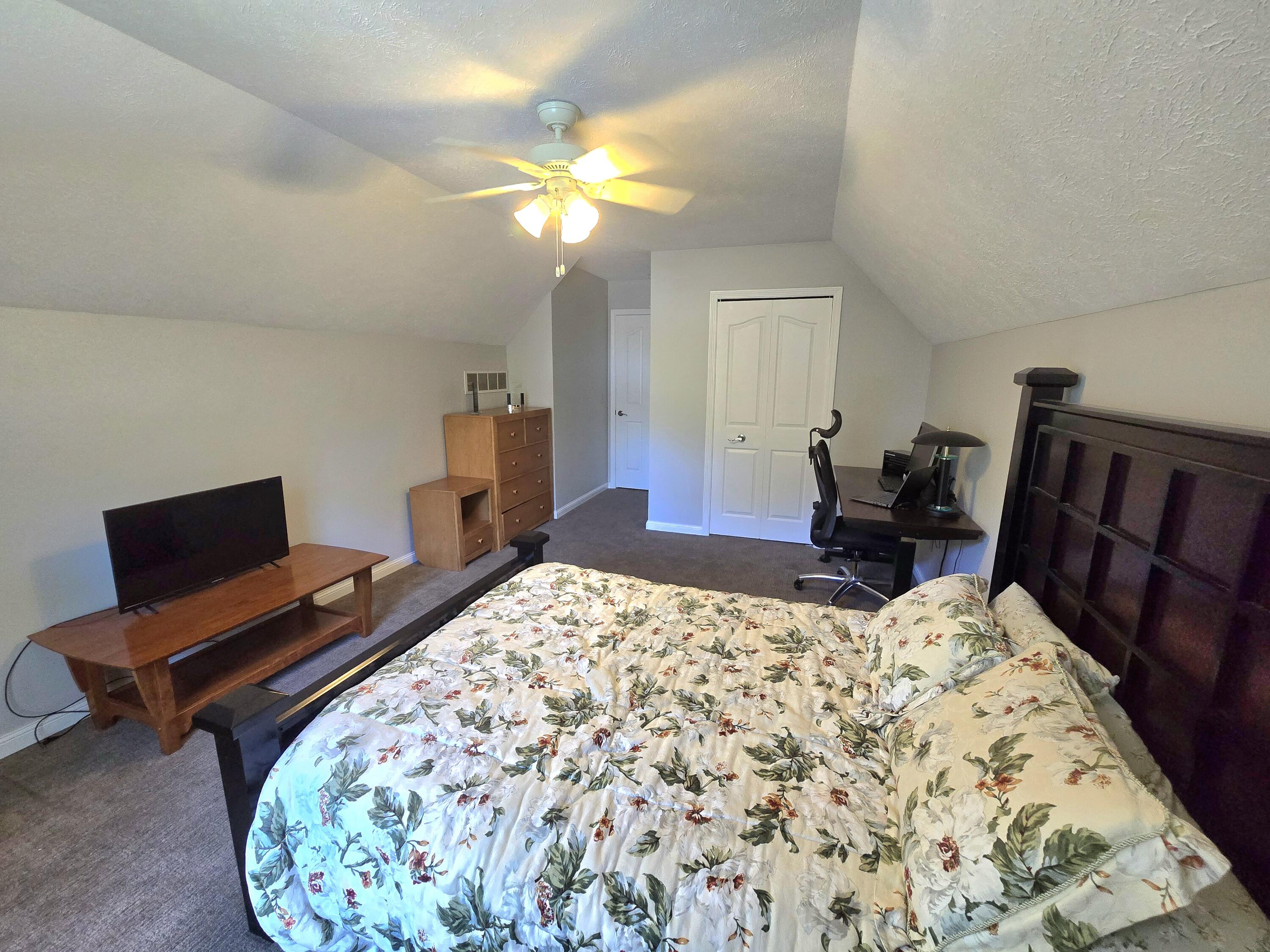 594 Springwood Drive Kalamazoo MI 49009