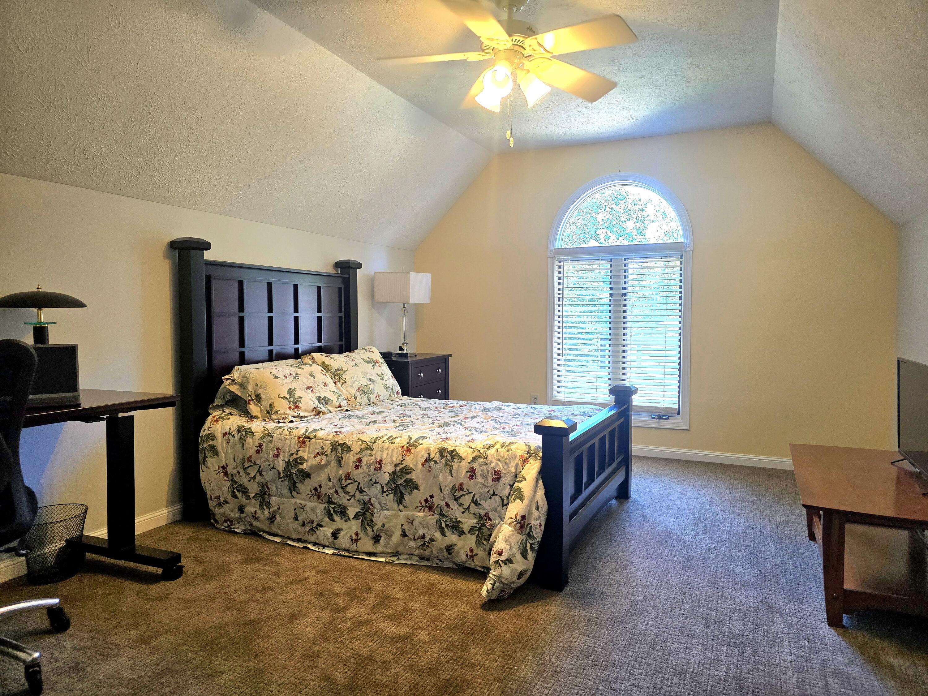 594 Springwood Drive Kalamazoo MI 49009