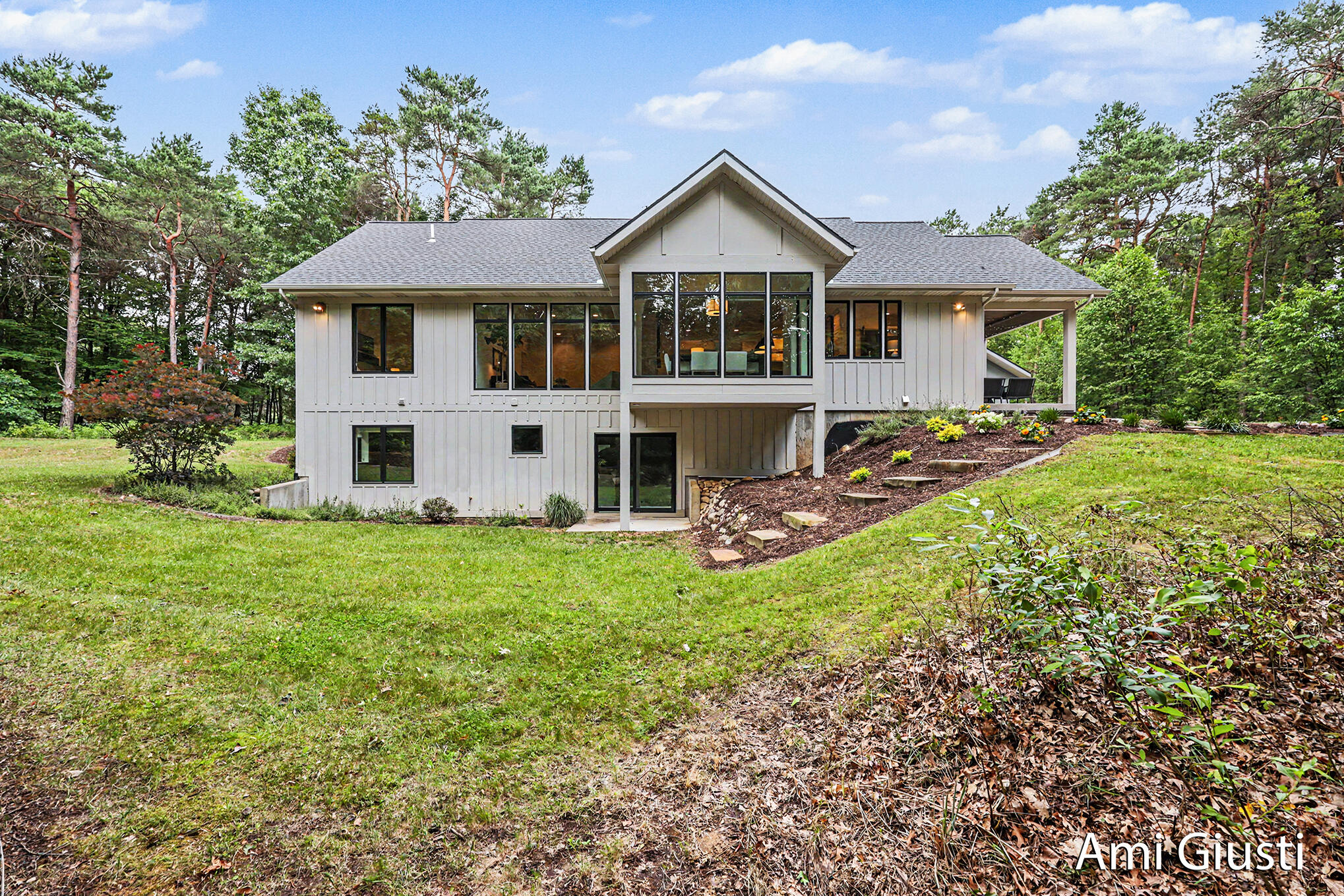 7639 Blakely Drive NE Rockford MI 49341