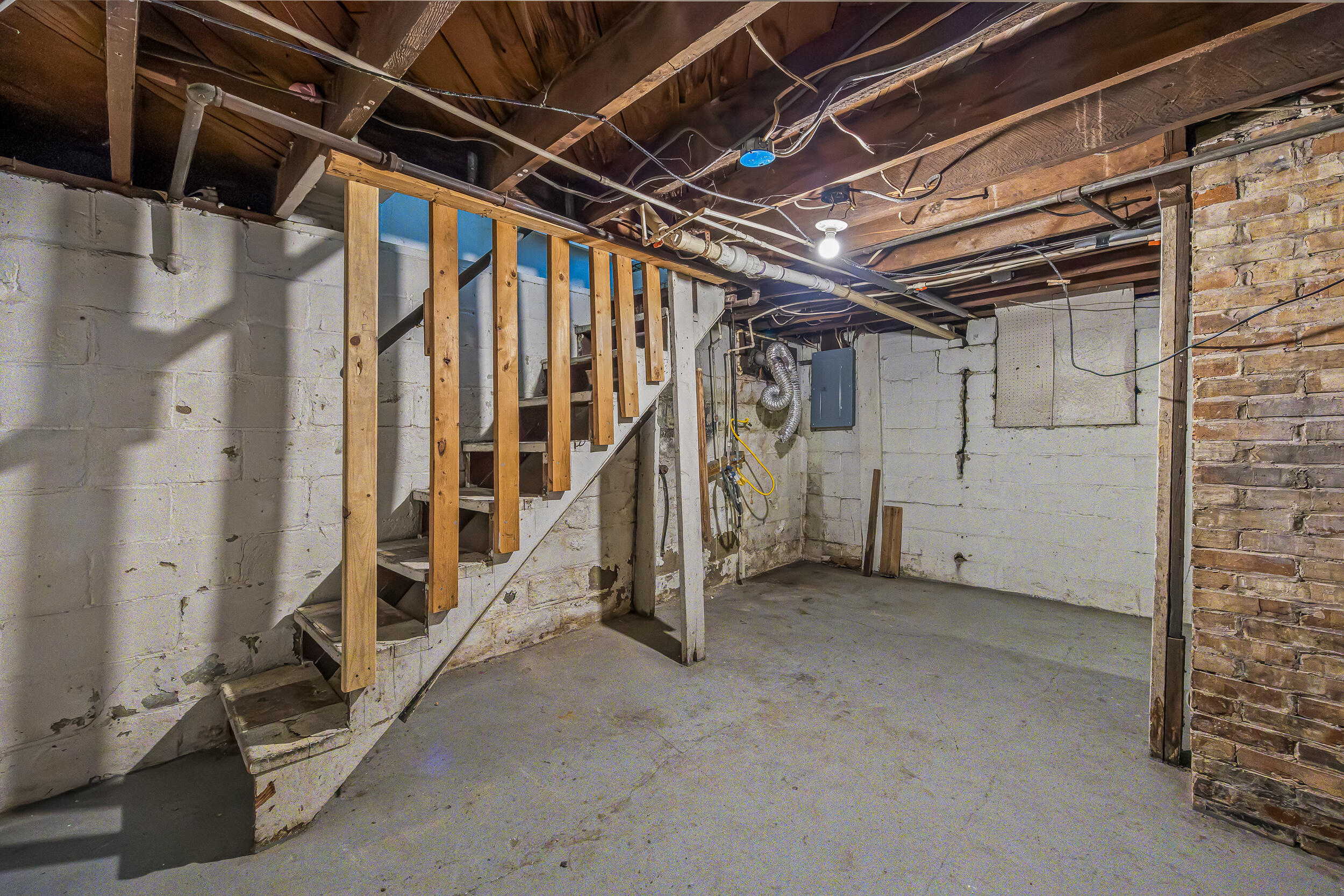 689 E Larch Avenue Muskegon MI 49442