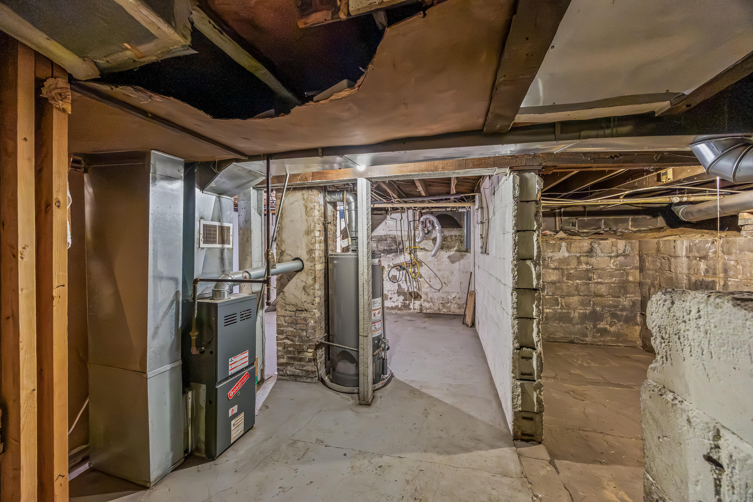 689 E Larch Avenue Muskegon MI 49442