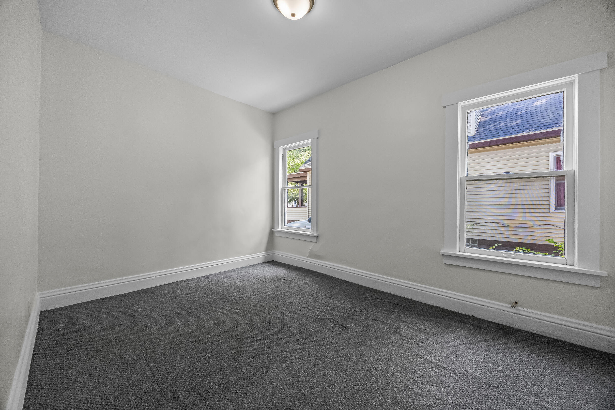 689 E Larch Avenue Muskegon MI 49442