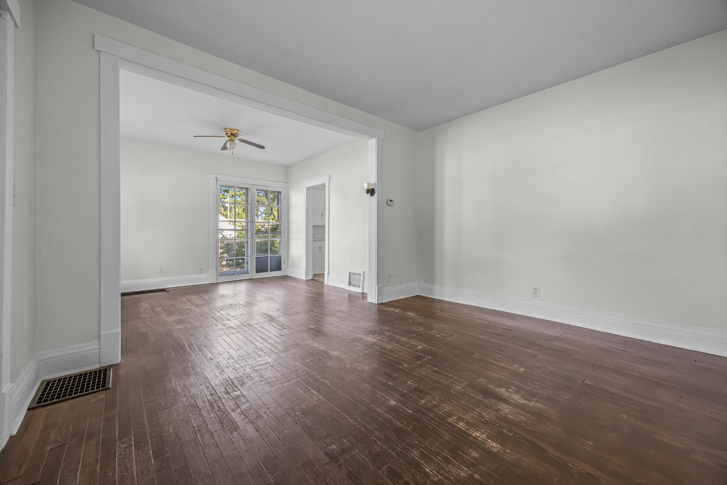 689 E Larch Avenue Muskegon MI 49442