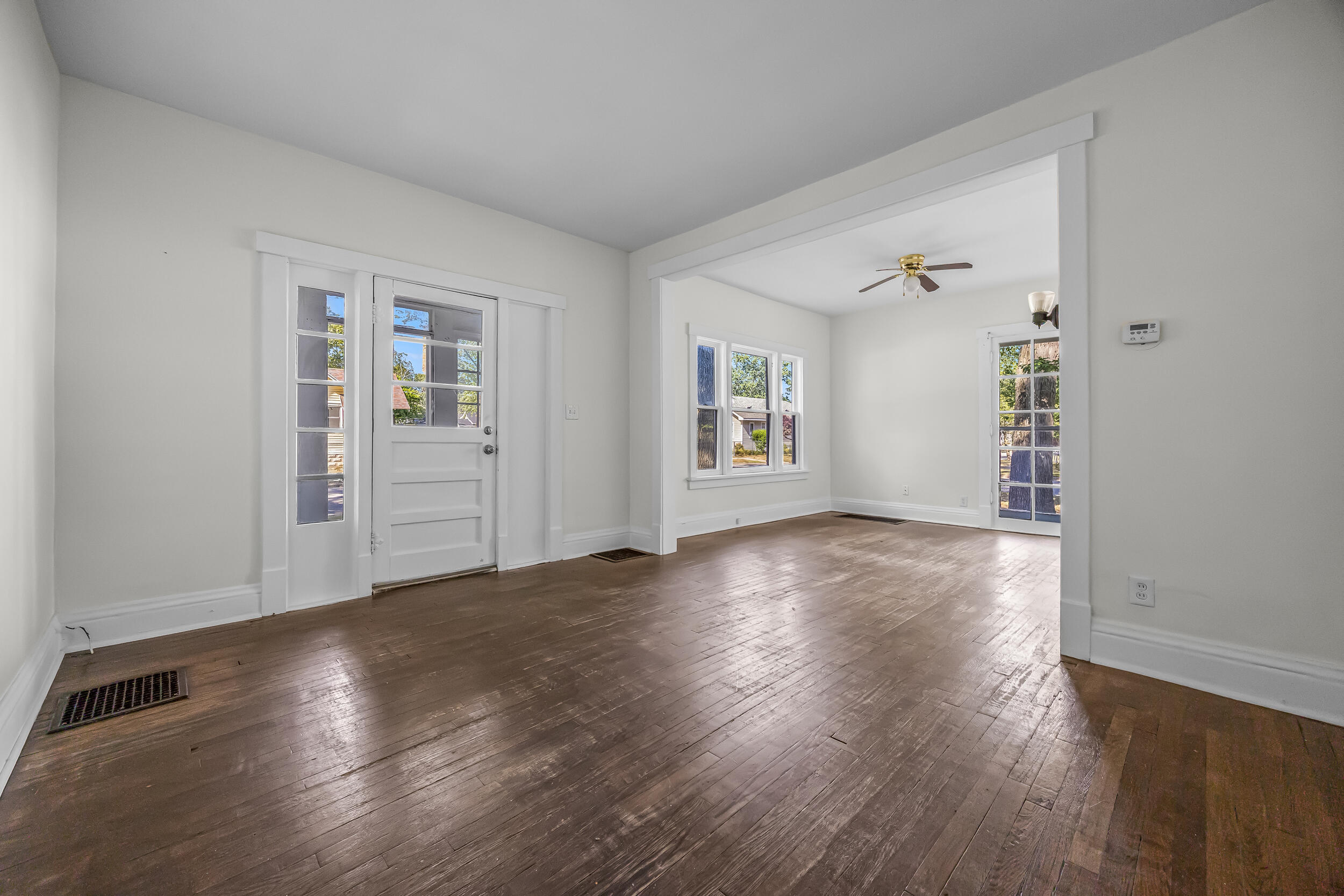 689 E Larch Avenue Muskegon MI 49442