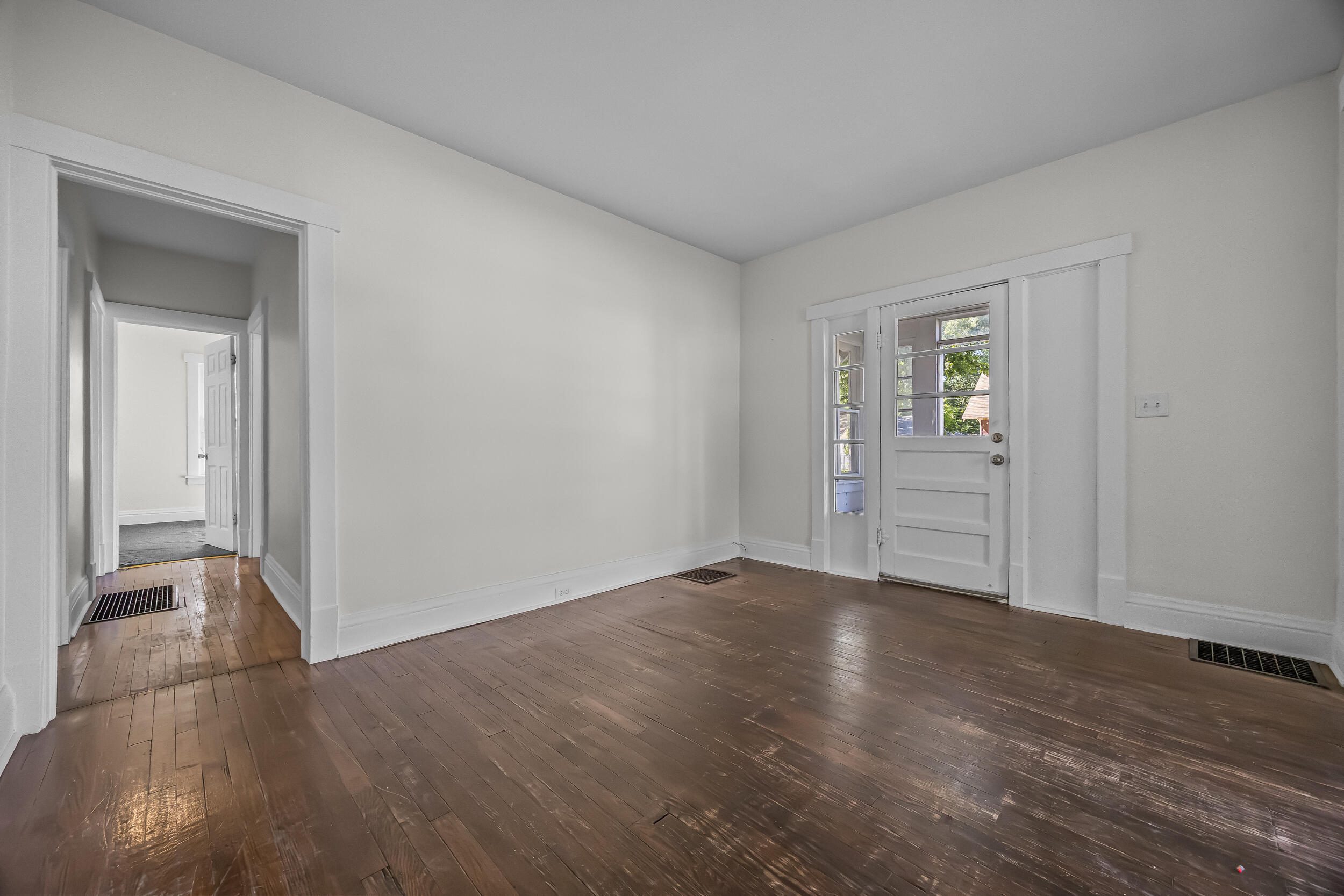 689 E Larch Avenue Muskegon MI 49442