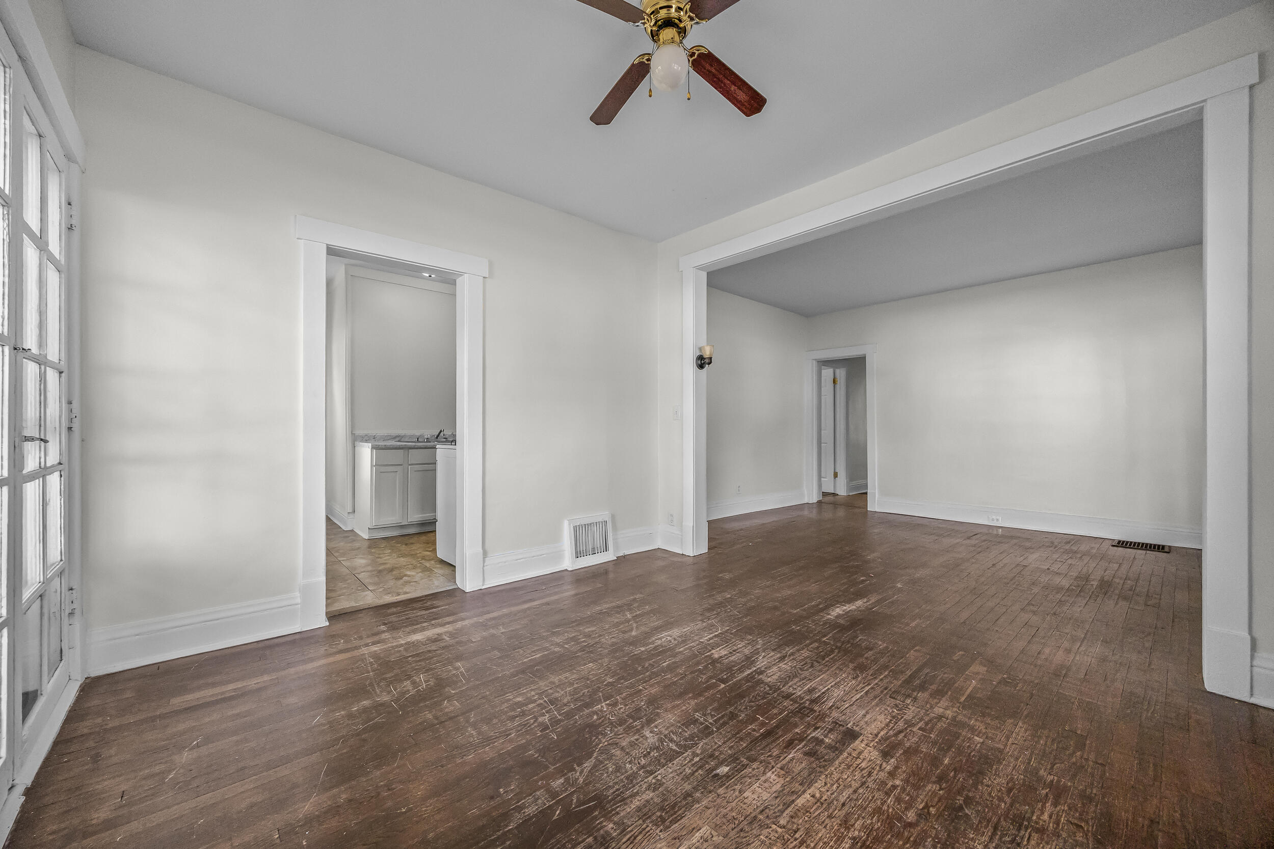 689 E Larch Avenue Muskegon MI 49442