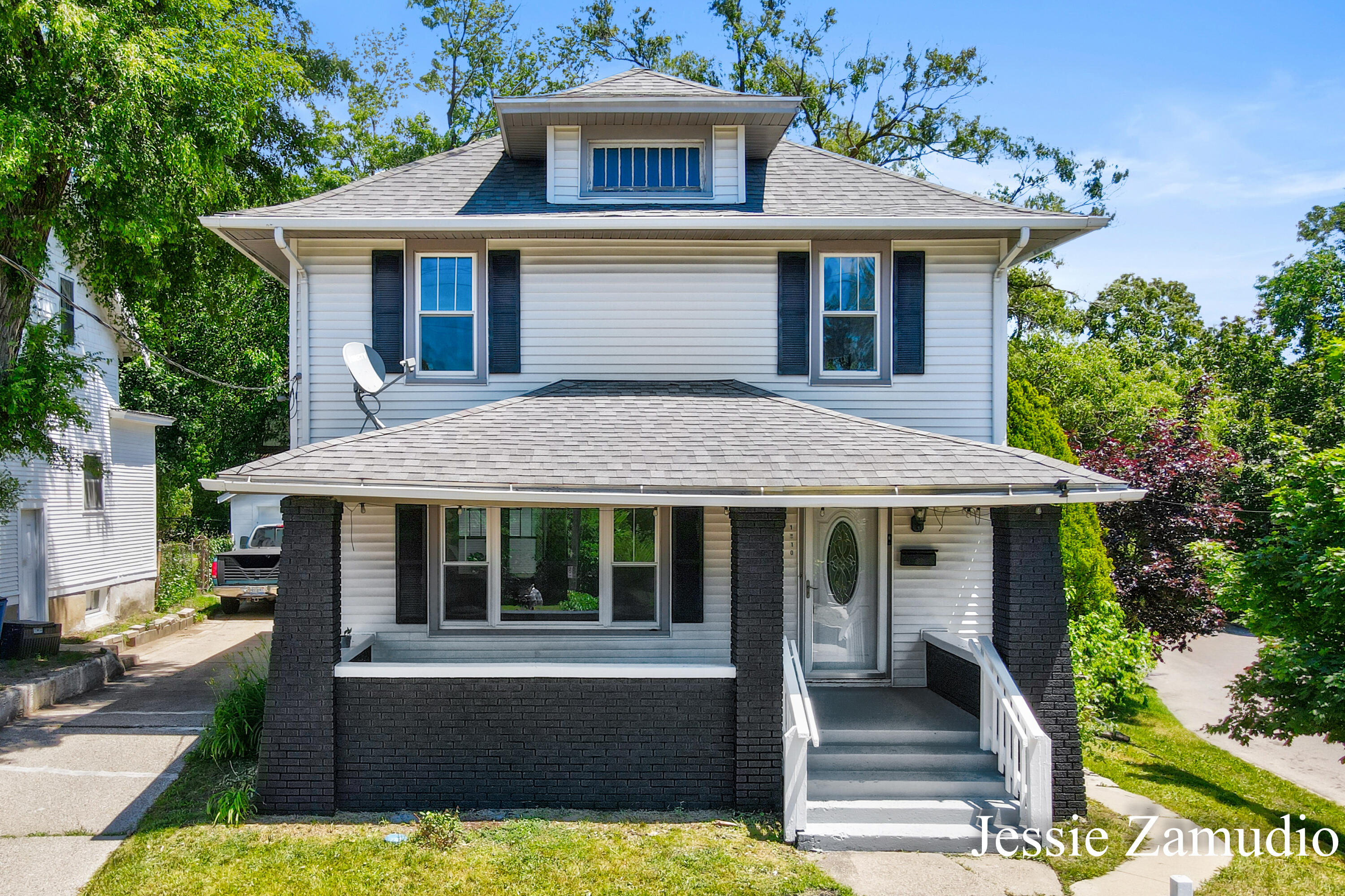 1810 Eastern Avenue SE Grand Rapids MI 49507