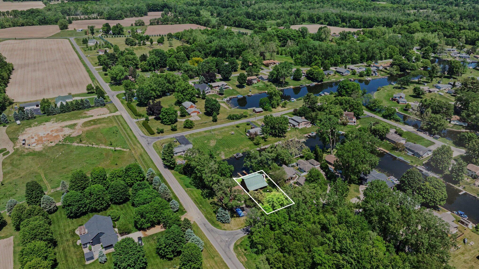 46968 Meadow Lane Decatur MI 49045