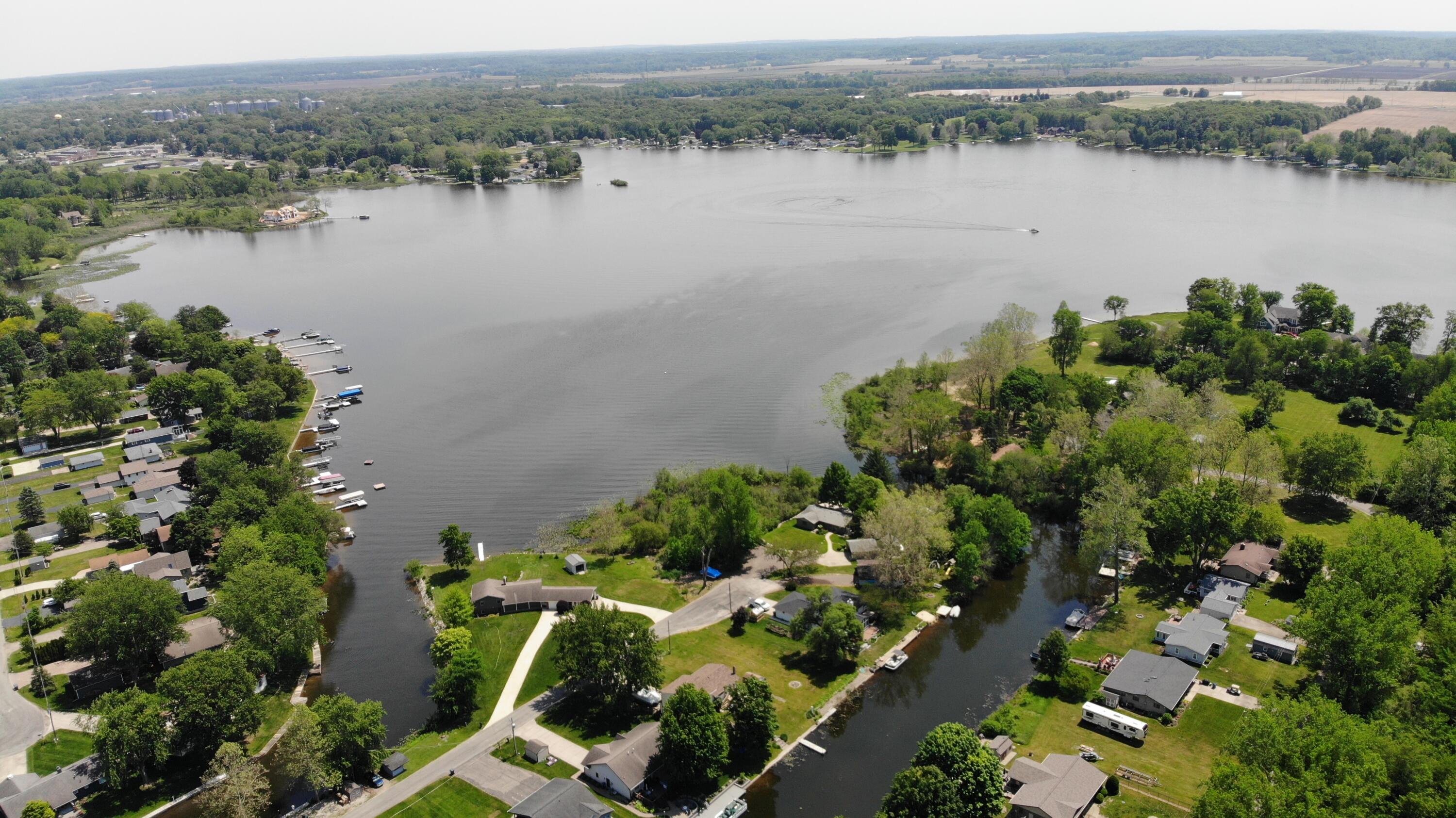 46968 Meadow Lane Decatur MI 49045
