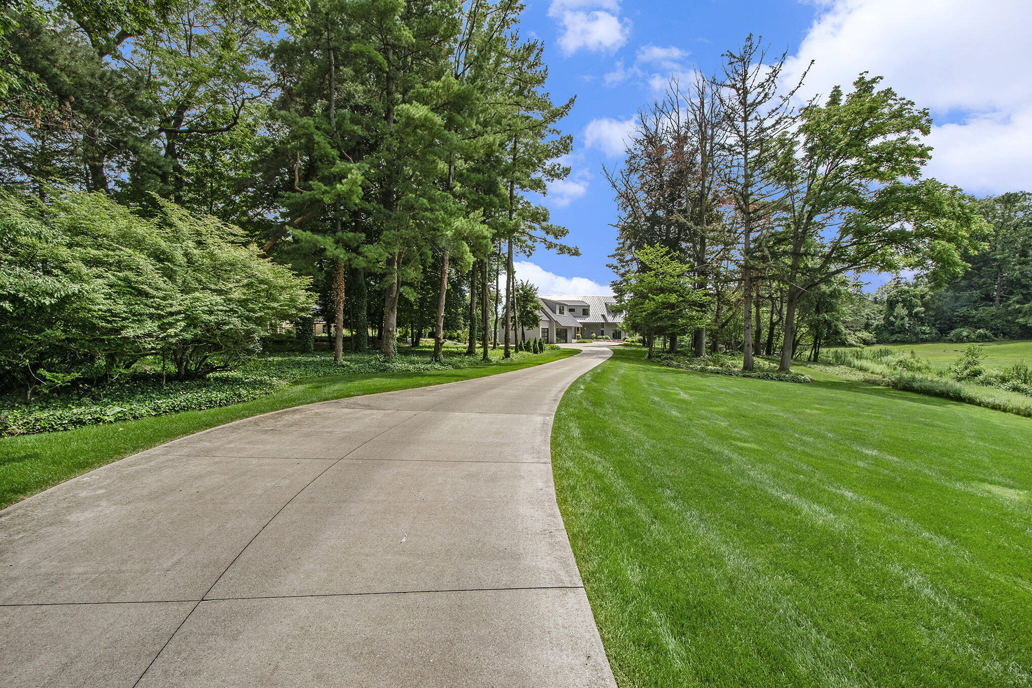 1950 Robinson Road SE East Grand Rapids MI 49506