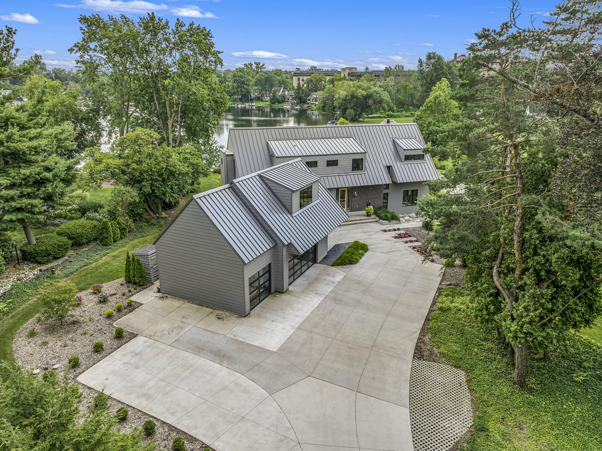 1950 Robinson Road SE East Grand Rapids MI 49506