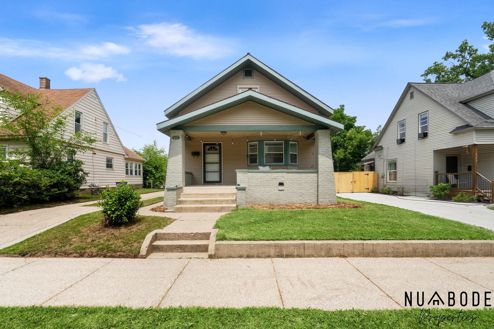 933 Crescent Street NE Grand Rapids MI 49503