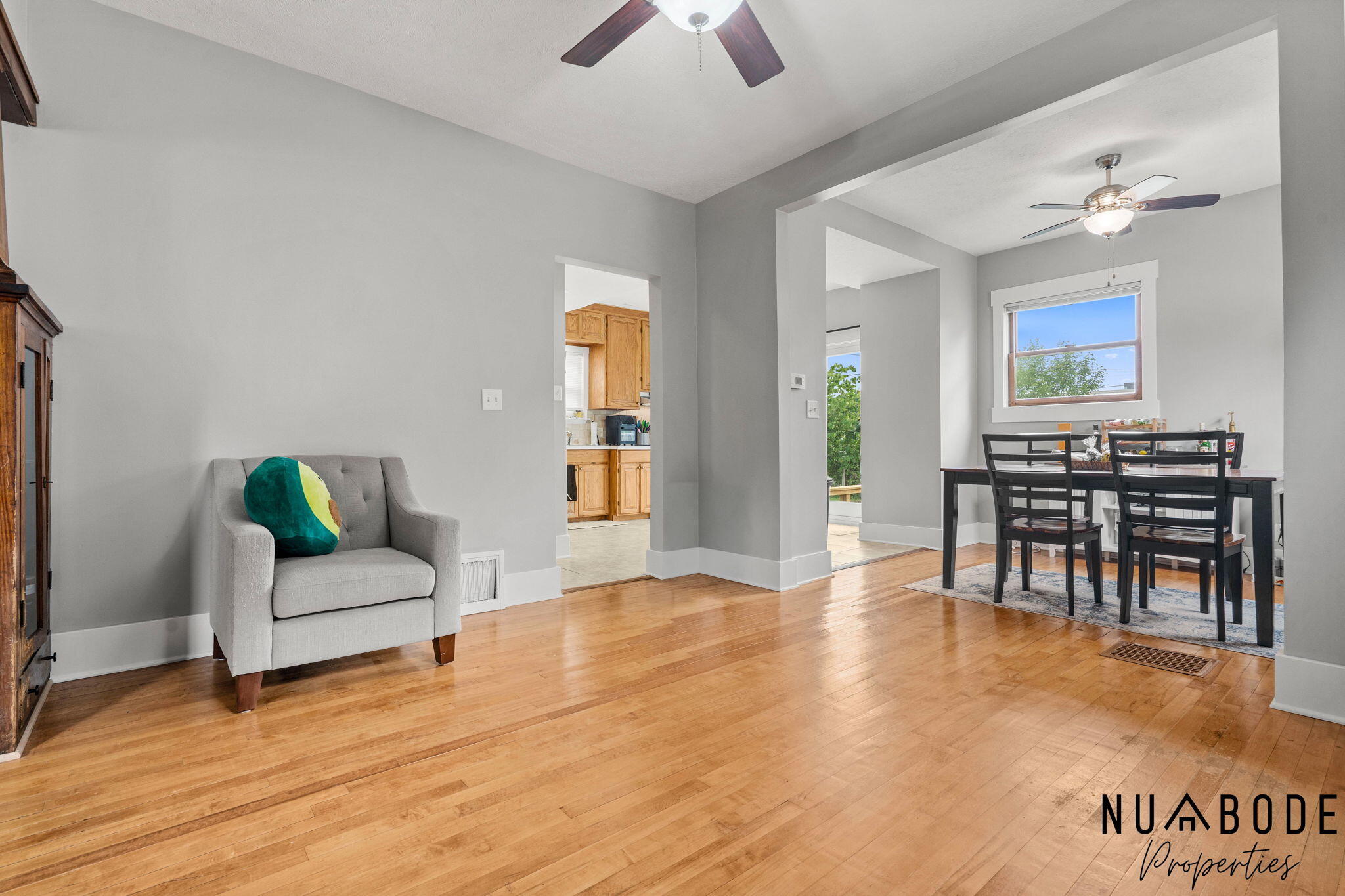 933 Crescent Street NE Grand Rapids MI 49503