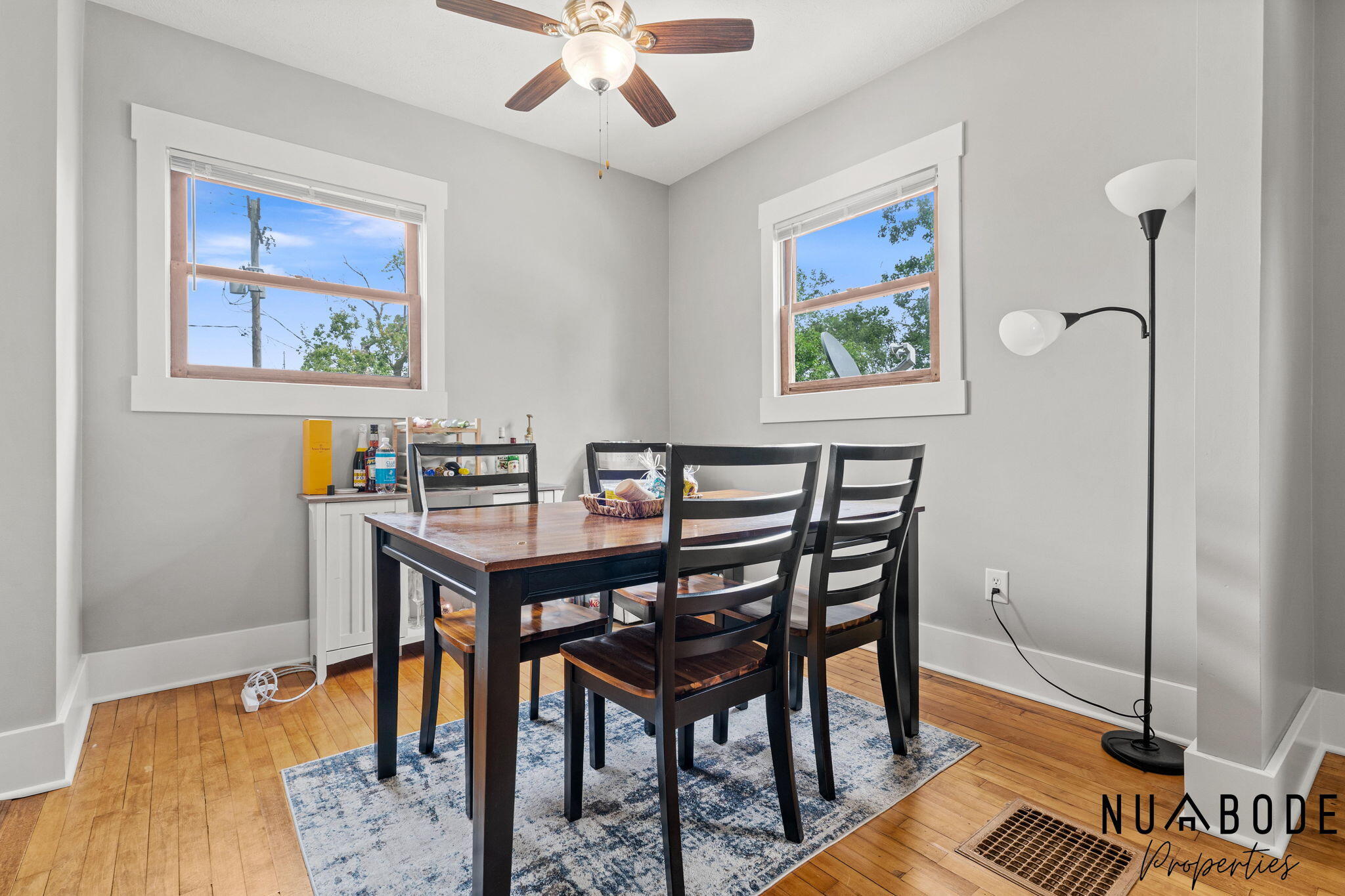 933 Crescent Street NE Grand Rapids MI 49503