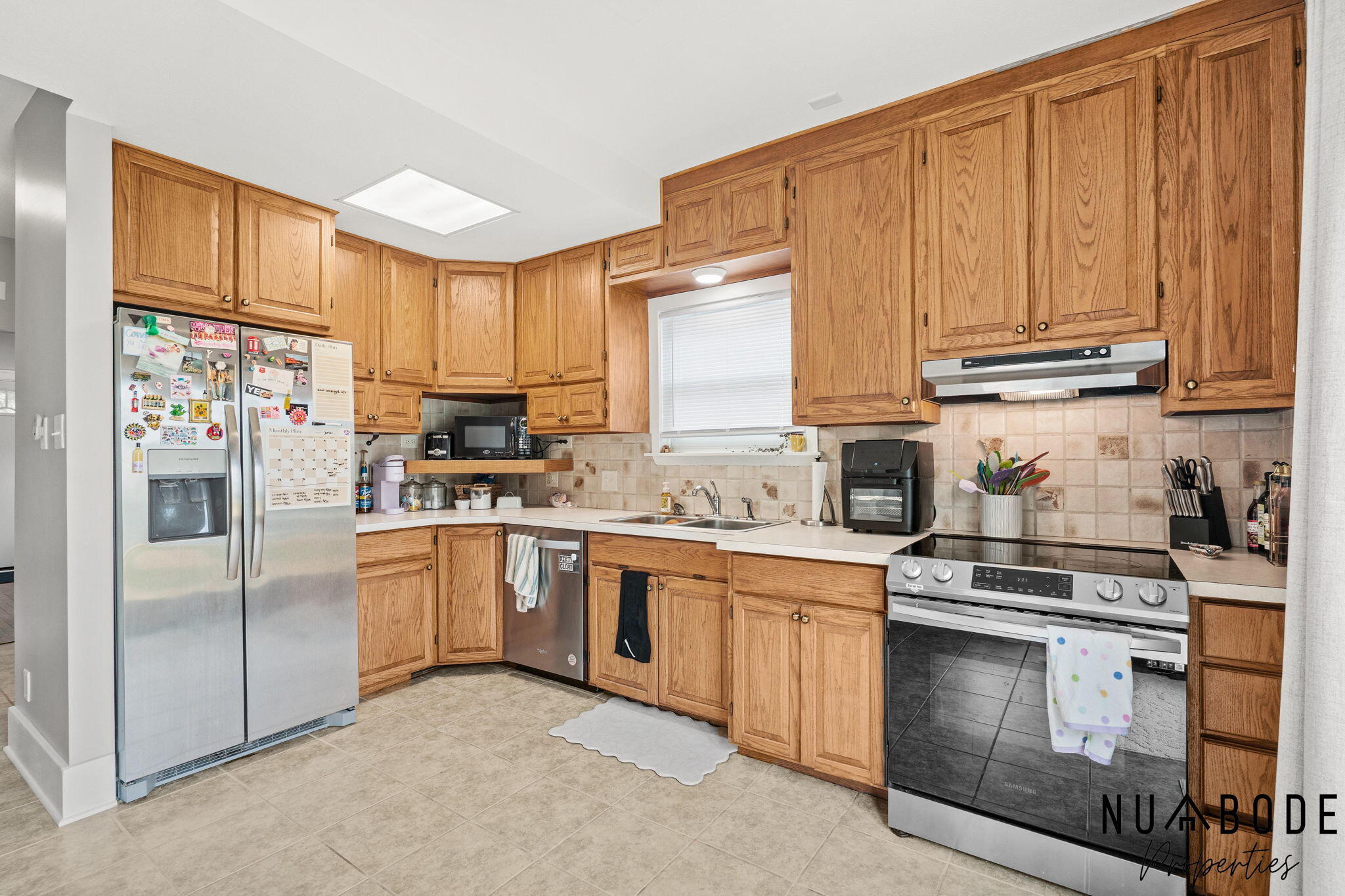 933 Crescent Street NE Grand Rapids MI 49503