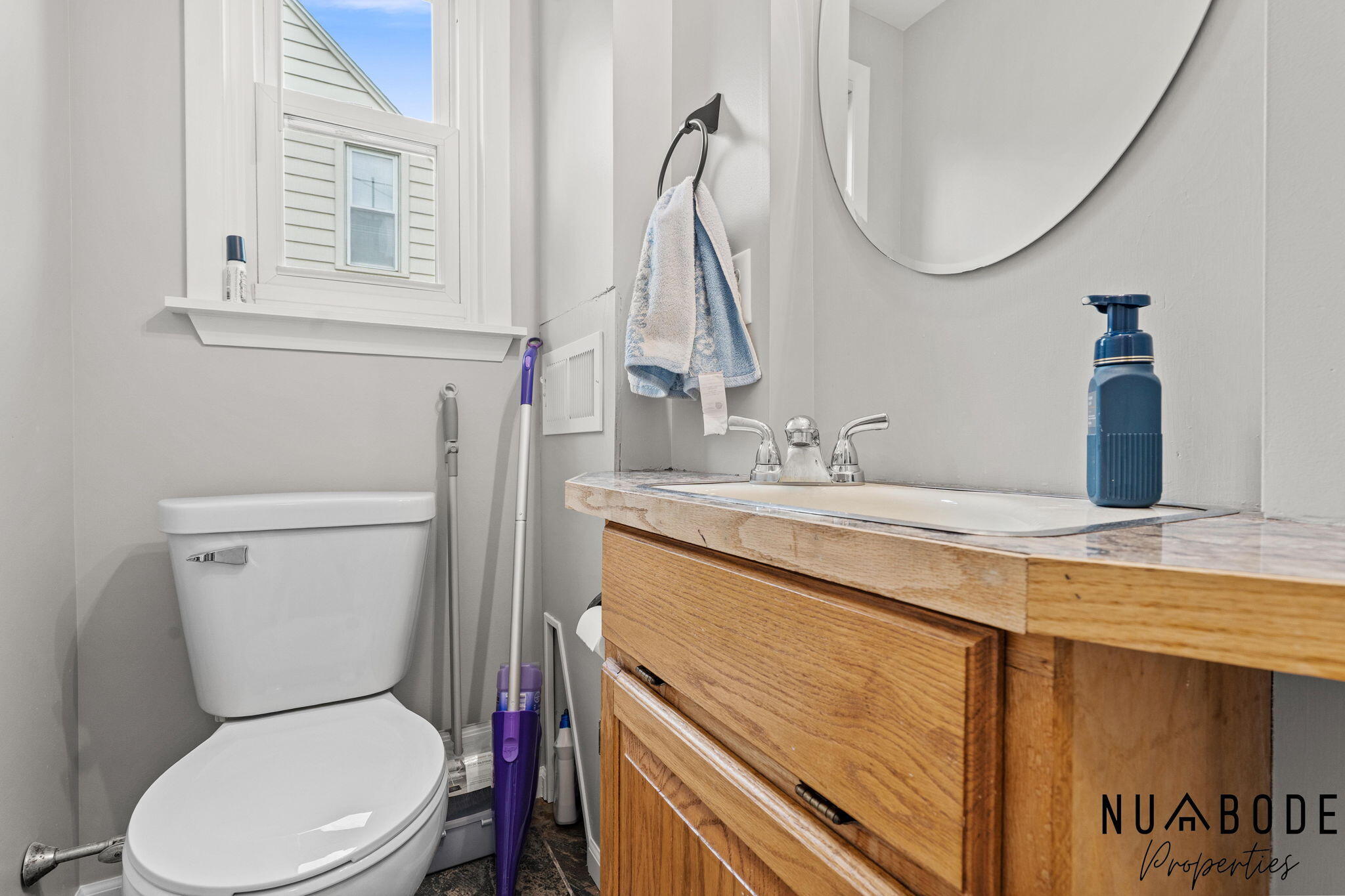 933 Crescent Street NE Grand Rapids MI 49503