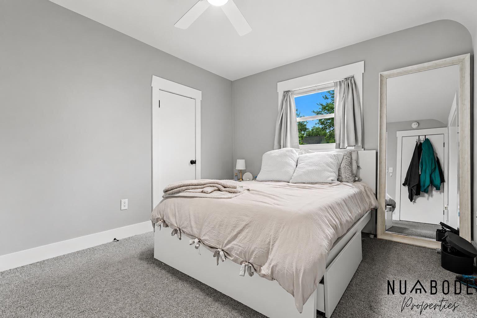 933 Crescent Street NE Grand Rapids MI 49503