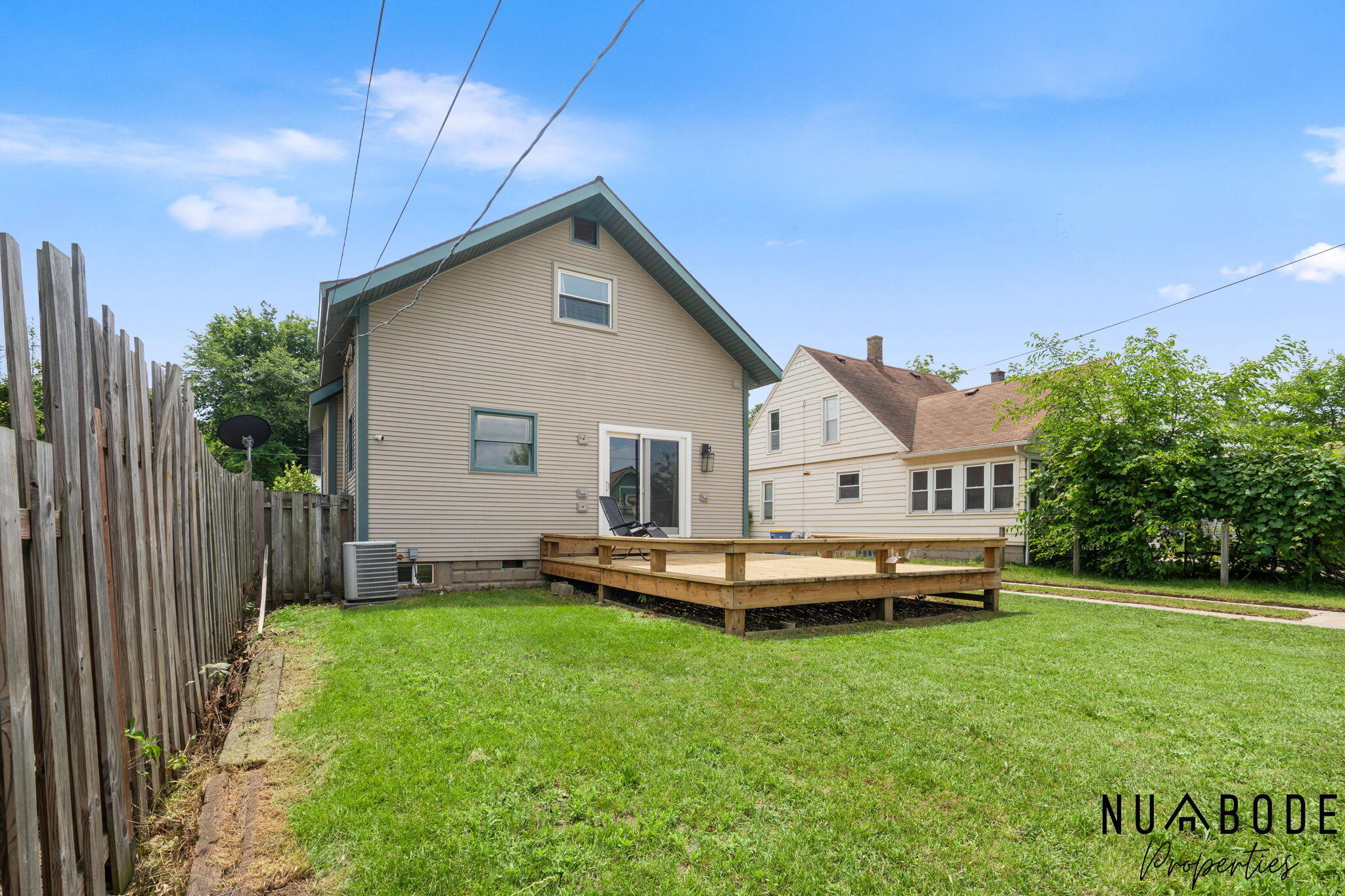 933 Crescent Street NE Grand Rapids MI 49503