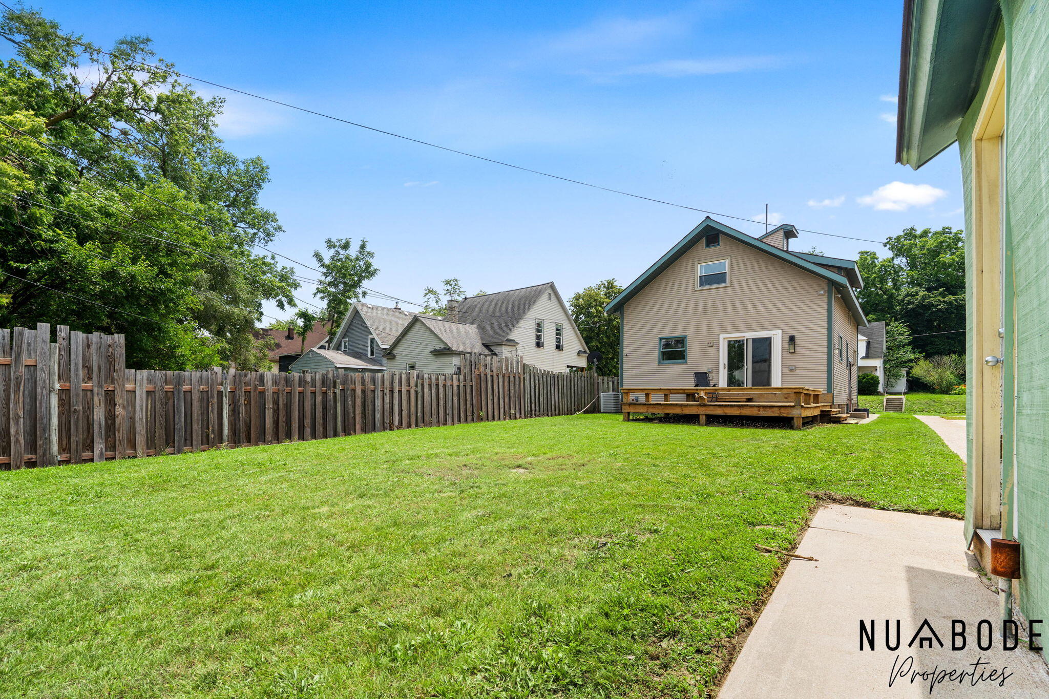933 Crescent Street NE Grand Rapids MI 49503