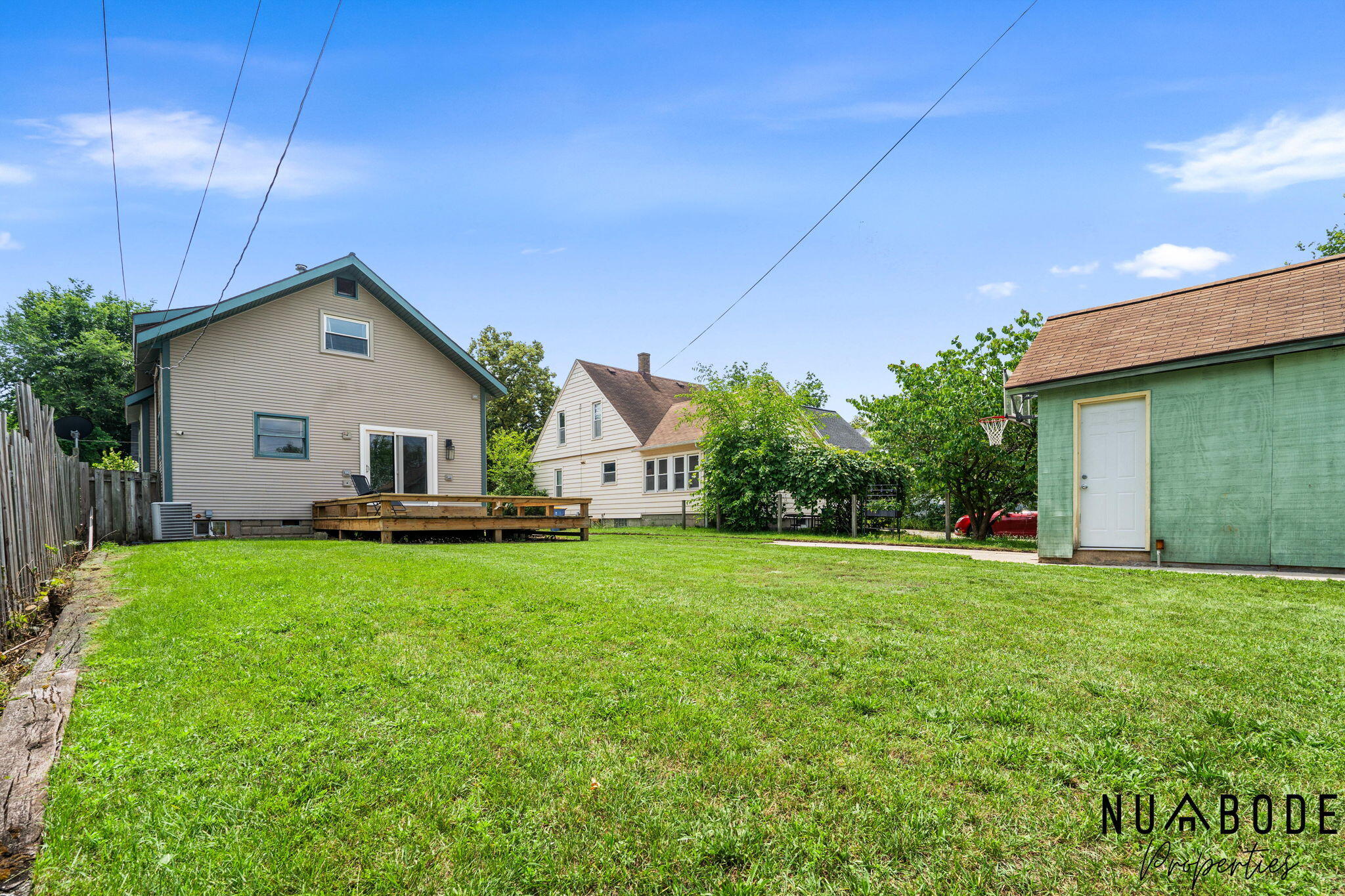 933 Crescent Street NE Grand Rapids MI 49503