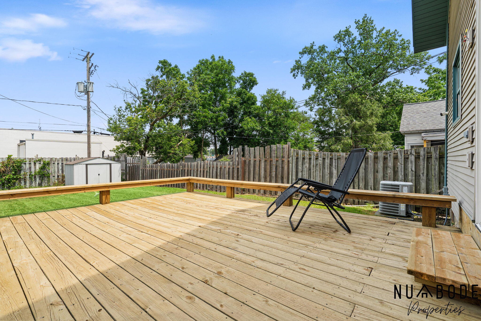 933 Crescent Street NE Grand Rapids MI 49503