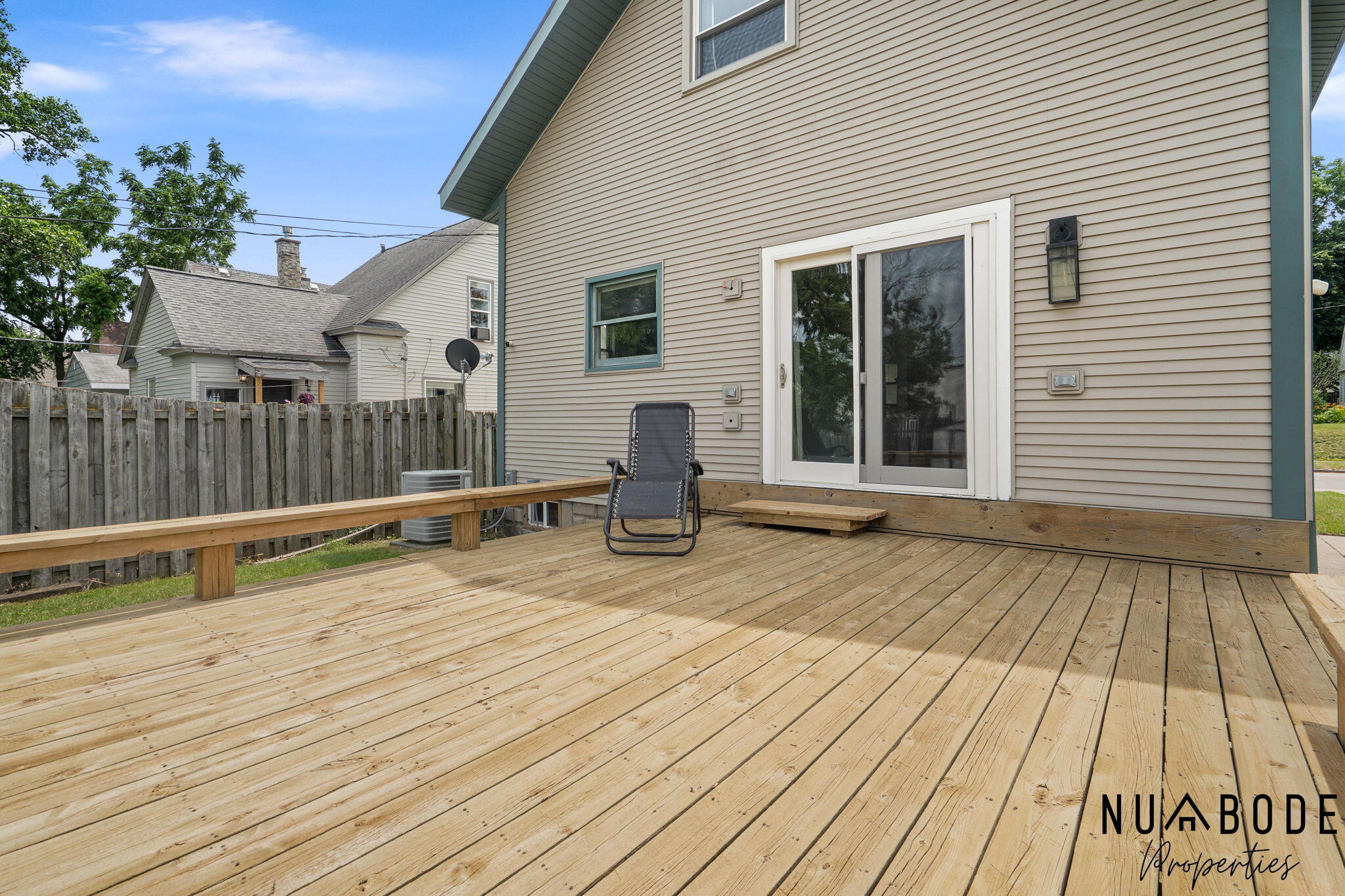 933 Crescent Street NE Grand Rapids MI 49503