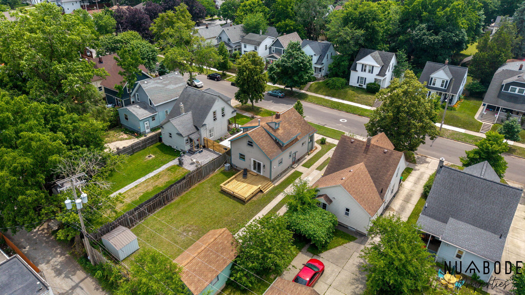 933 Crescent Street NE Grand Rapids MI 49503