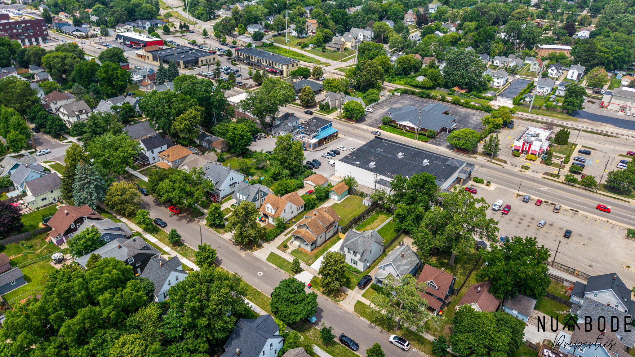 933 Crescent Street NE Grand Rapids MI 49503