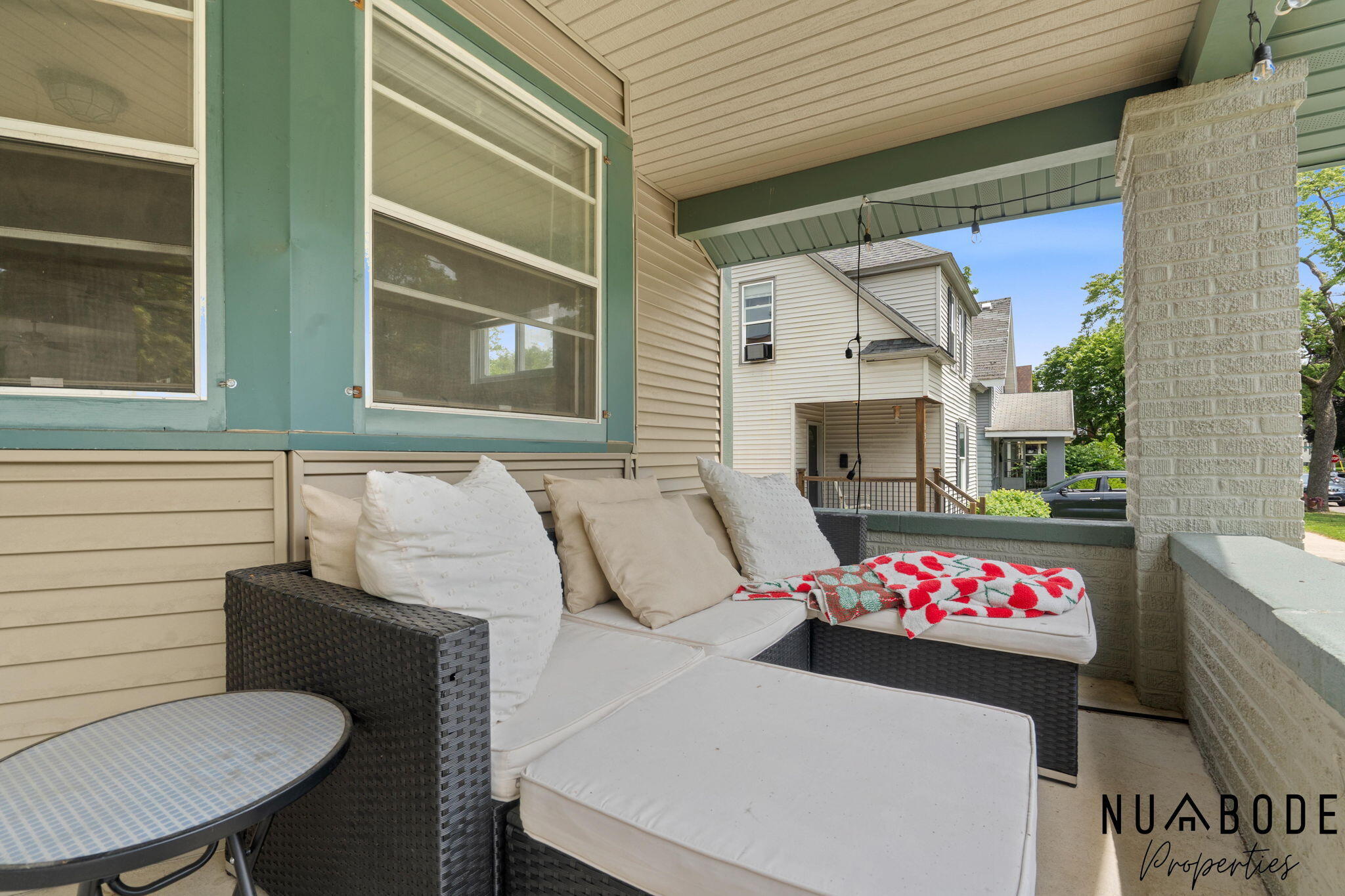 933 Crescent Street NE Grand Rapids MI 49503