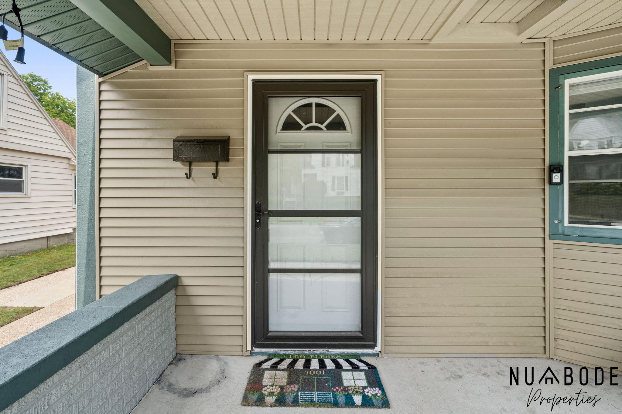 933 Crescent Street NE Grand Rapids MI 49503