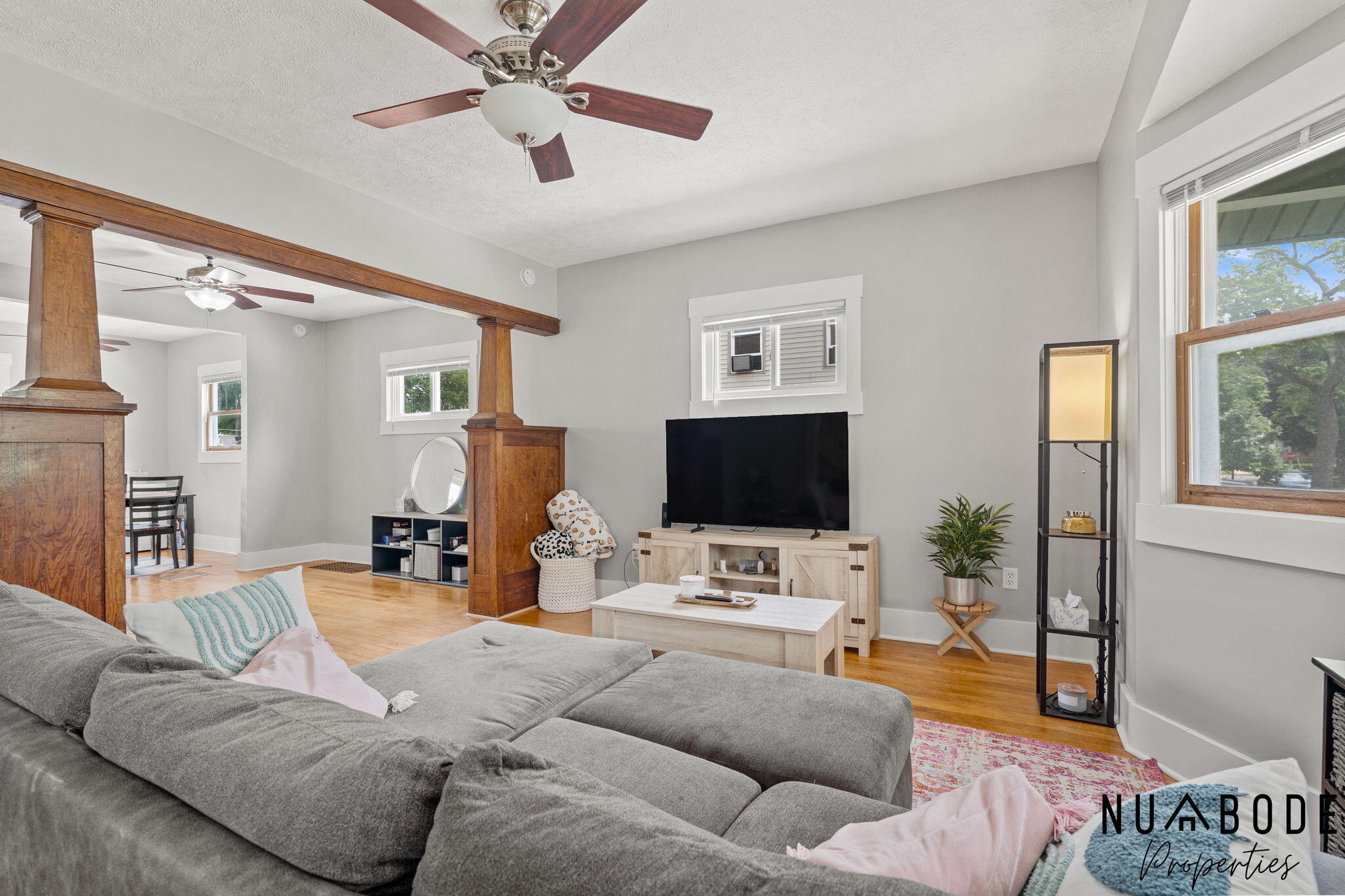 933 Crescent Street NE Grand Rapids MI 49503