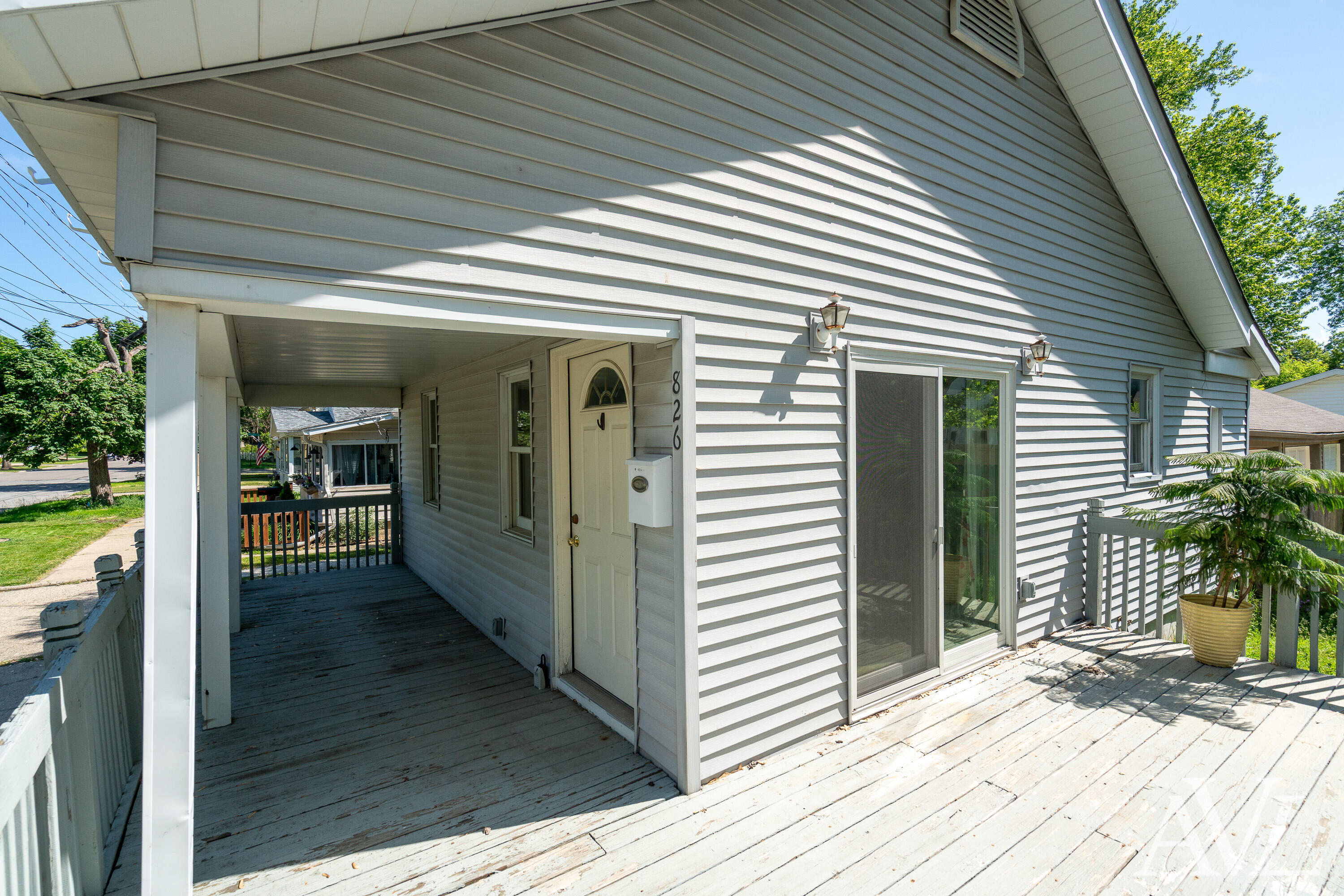 826 Lincoln Avenue NW Grand Rapids MI 49504