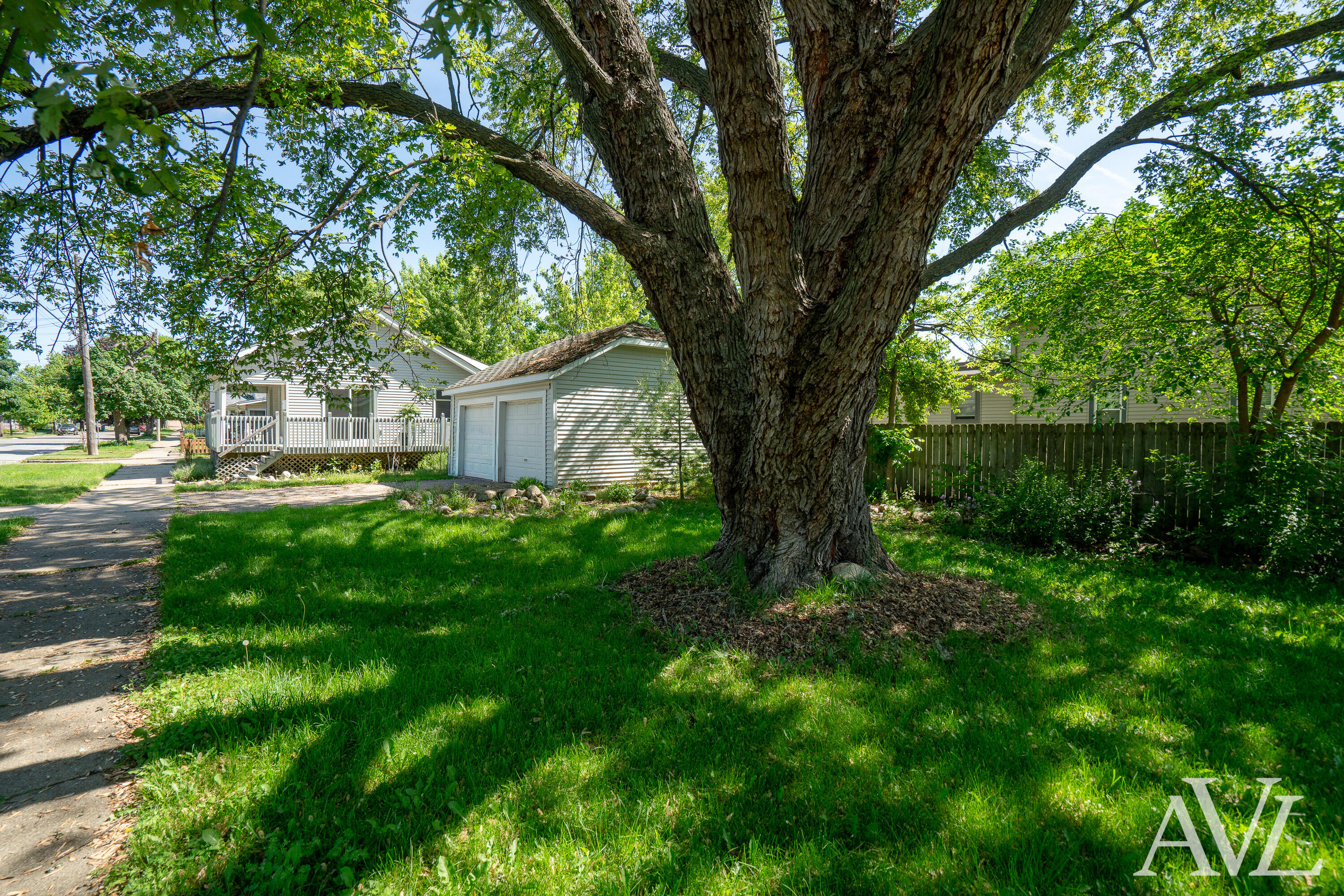 826 Lincoln Avenue NW Grand Rapids MI 49504