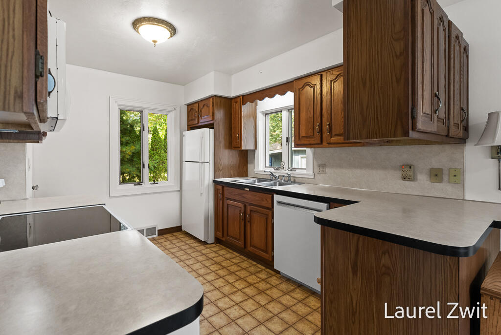3761 Diversey Street Norton Shores MI 49441