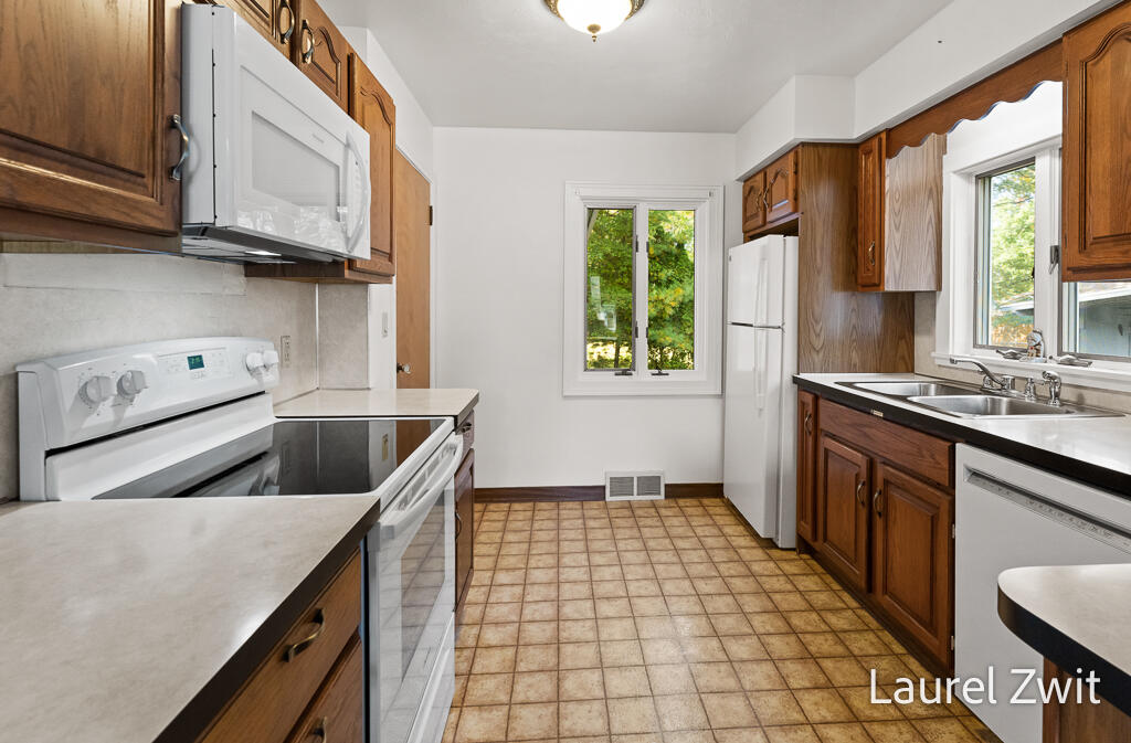 3761 Diversey Street Norton Shores MI 49441