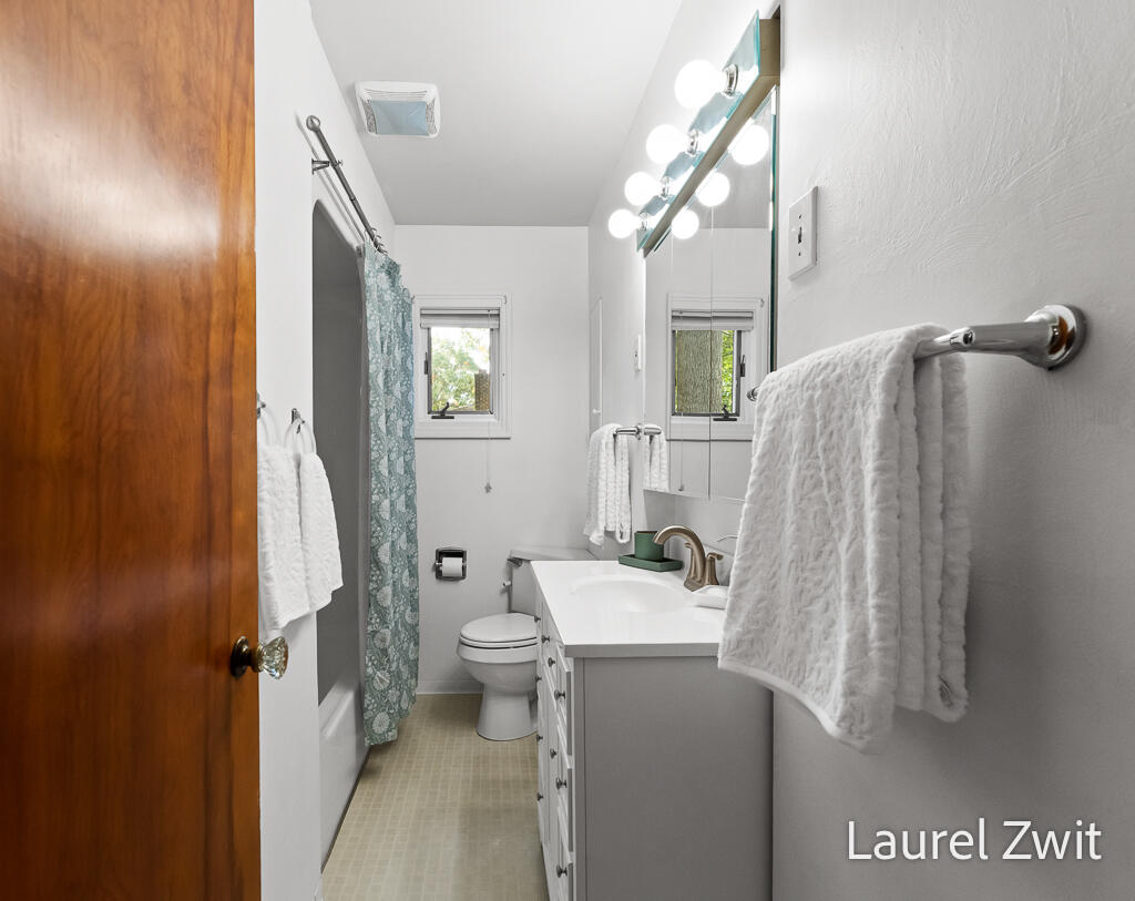 3761 Diversey Street Norton Shores MI 49441