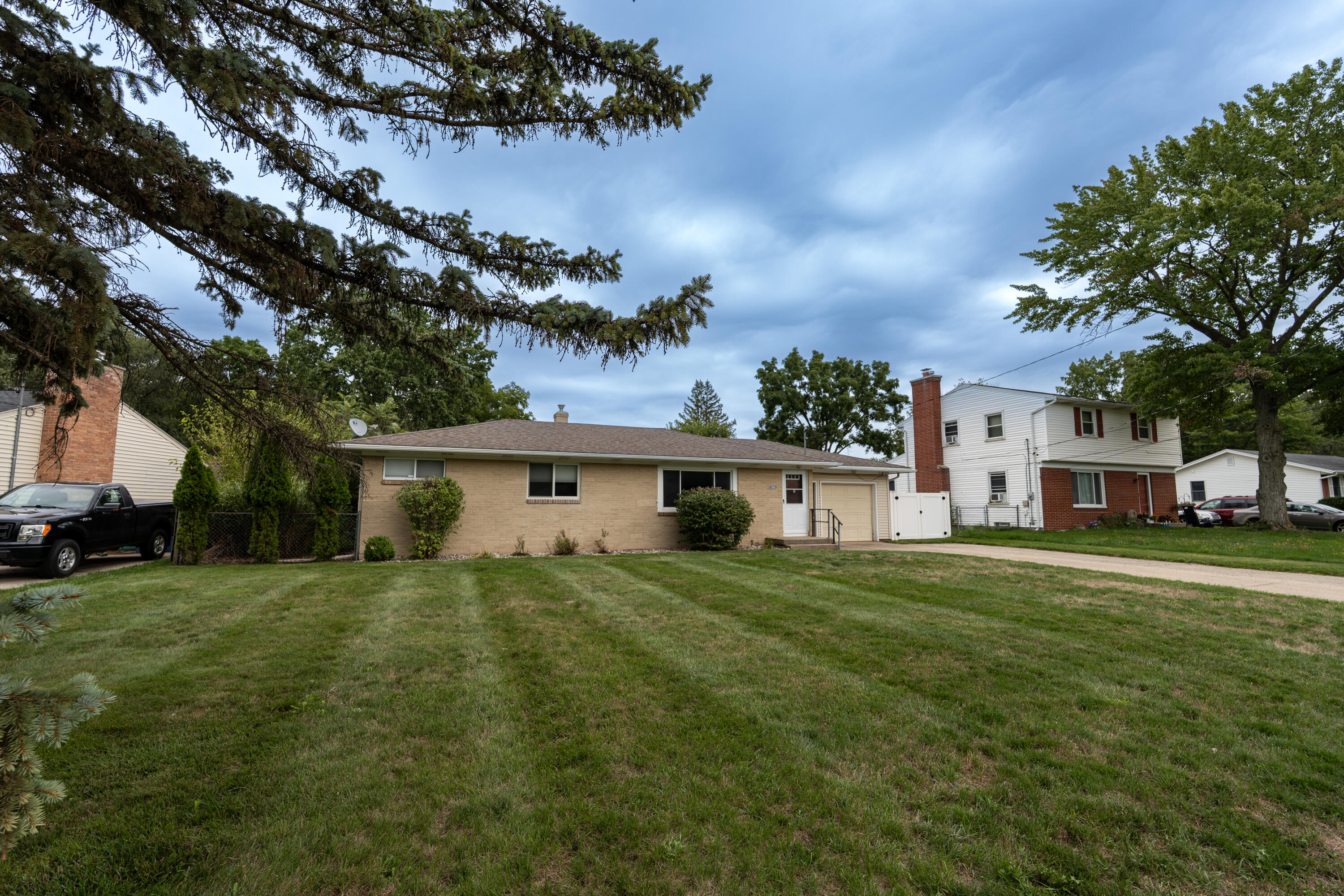 3324 Brooklyn Avenue SE Grand Rapids MI 49508