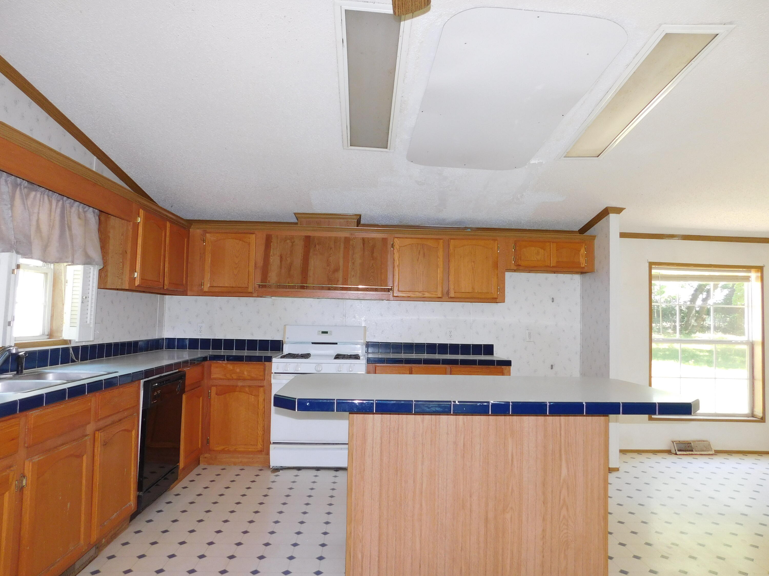 27134 Deerfield Lane Edwardsburg MI 49112