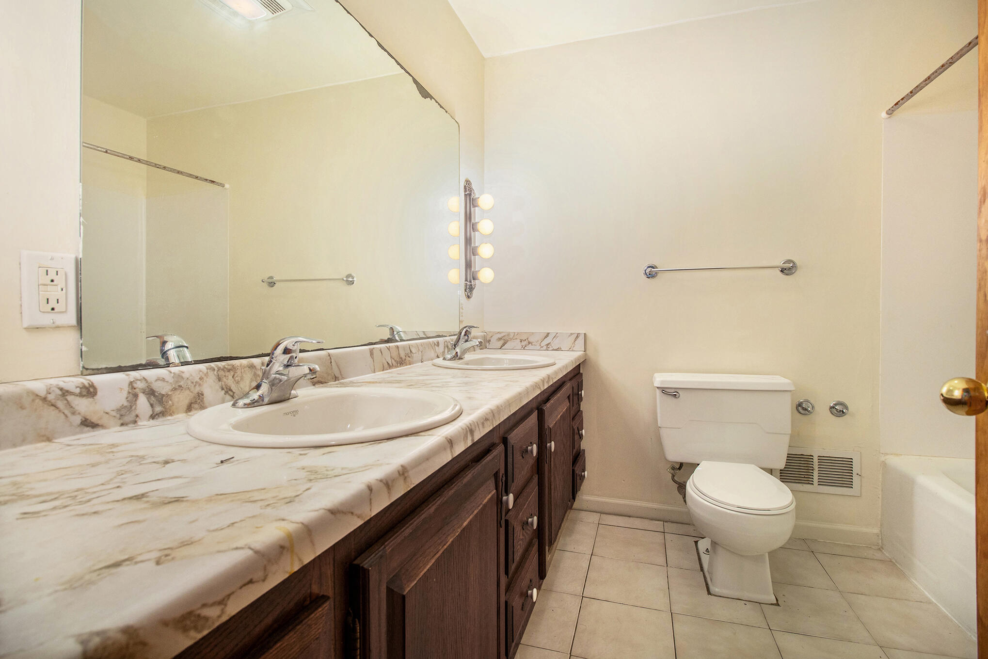 1316 Knollwood Avenue Kalamazoo MI 49006